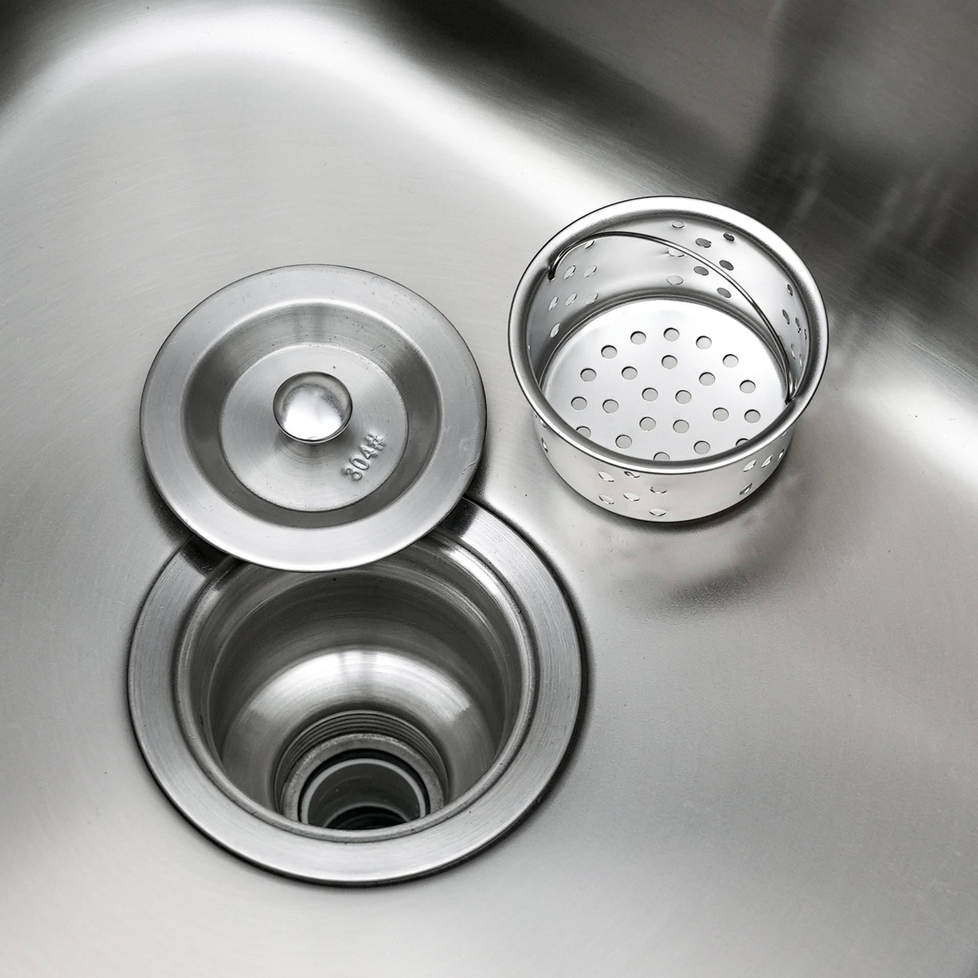 Mont Alpi 805 Deluxe Island with Beverage Center & Fridge