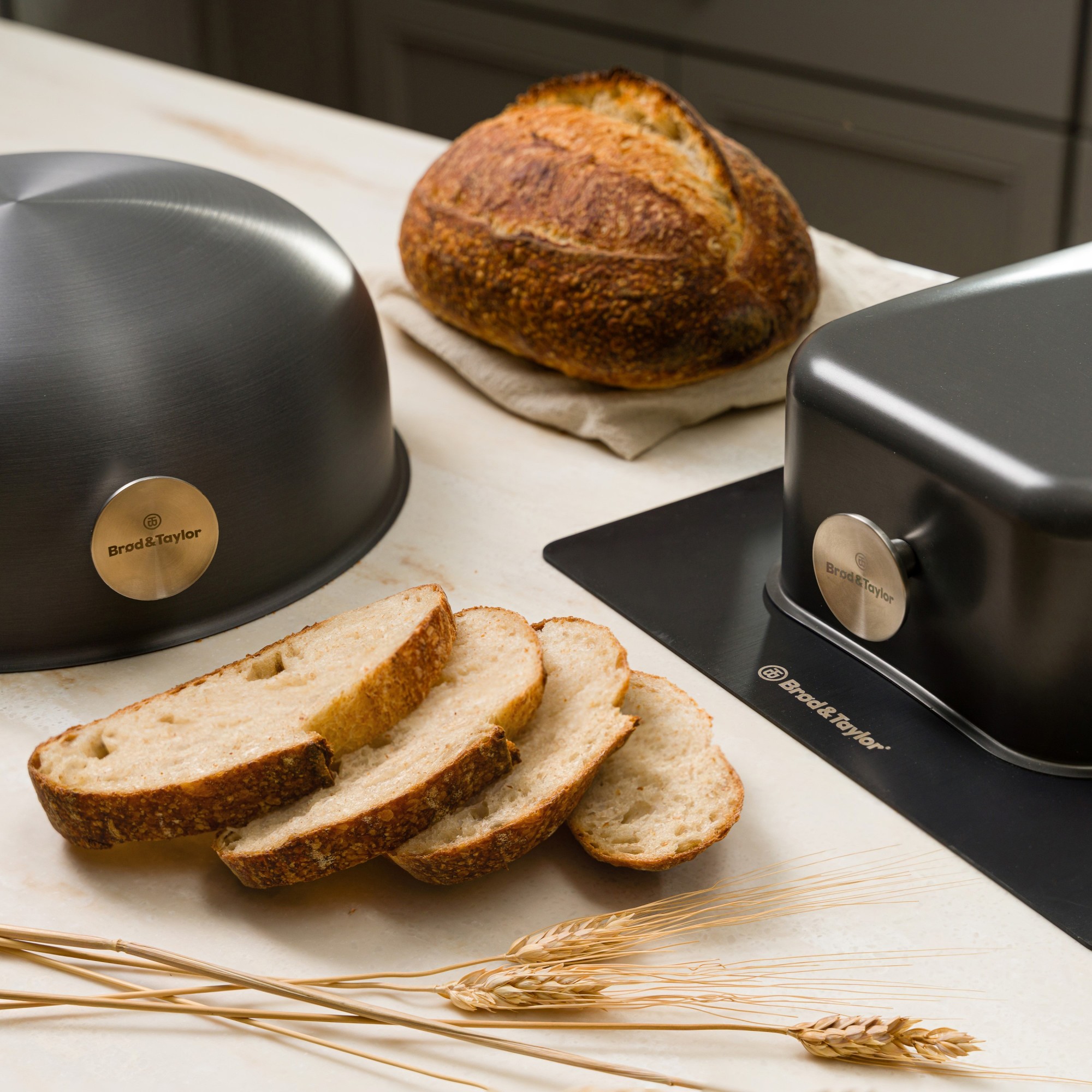 Brod & Taylor Bread Steel & Baking Shell