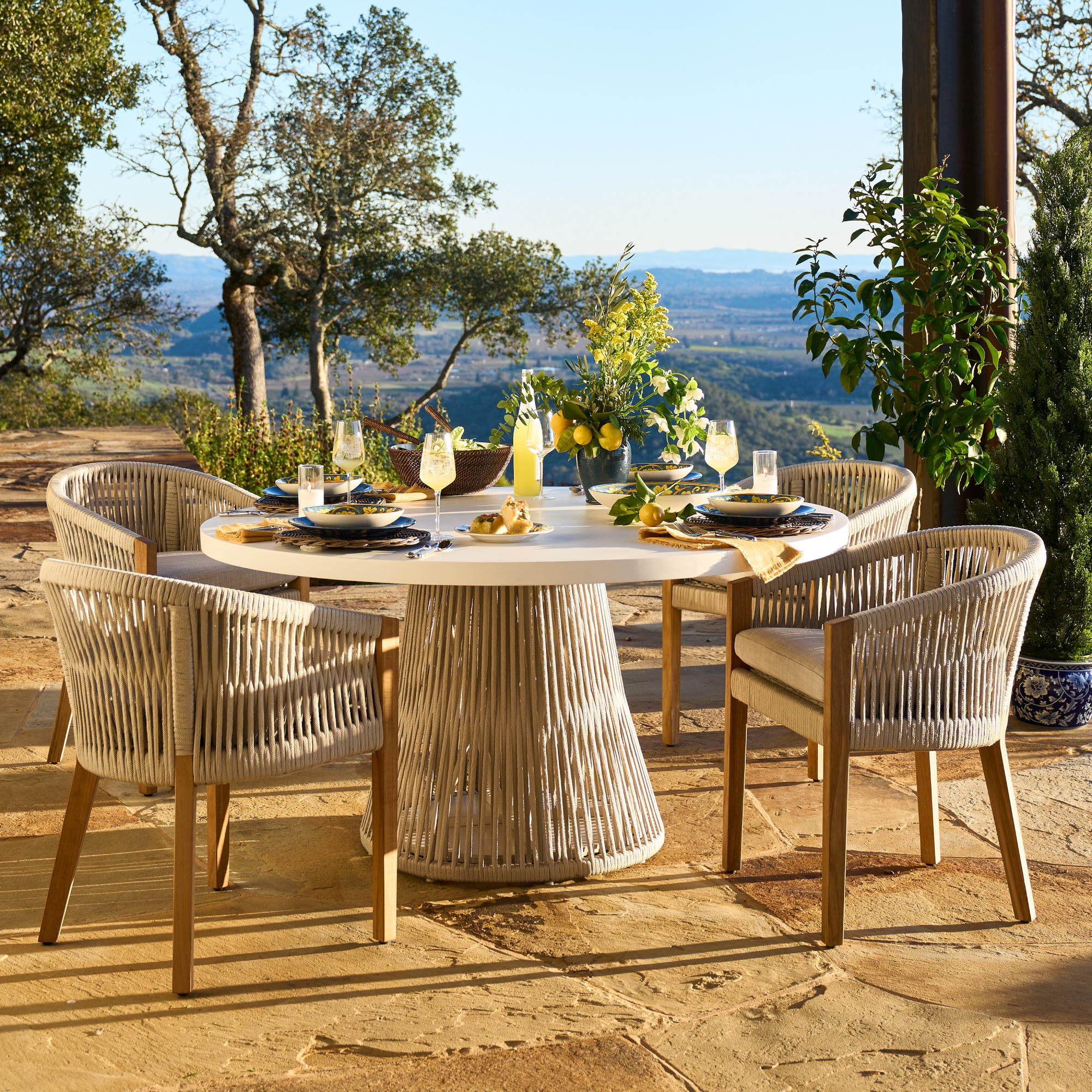 Pasadena Outdoor Fiberstone and Rope Round Dining Table (60