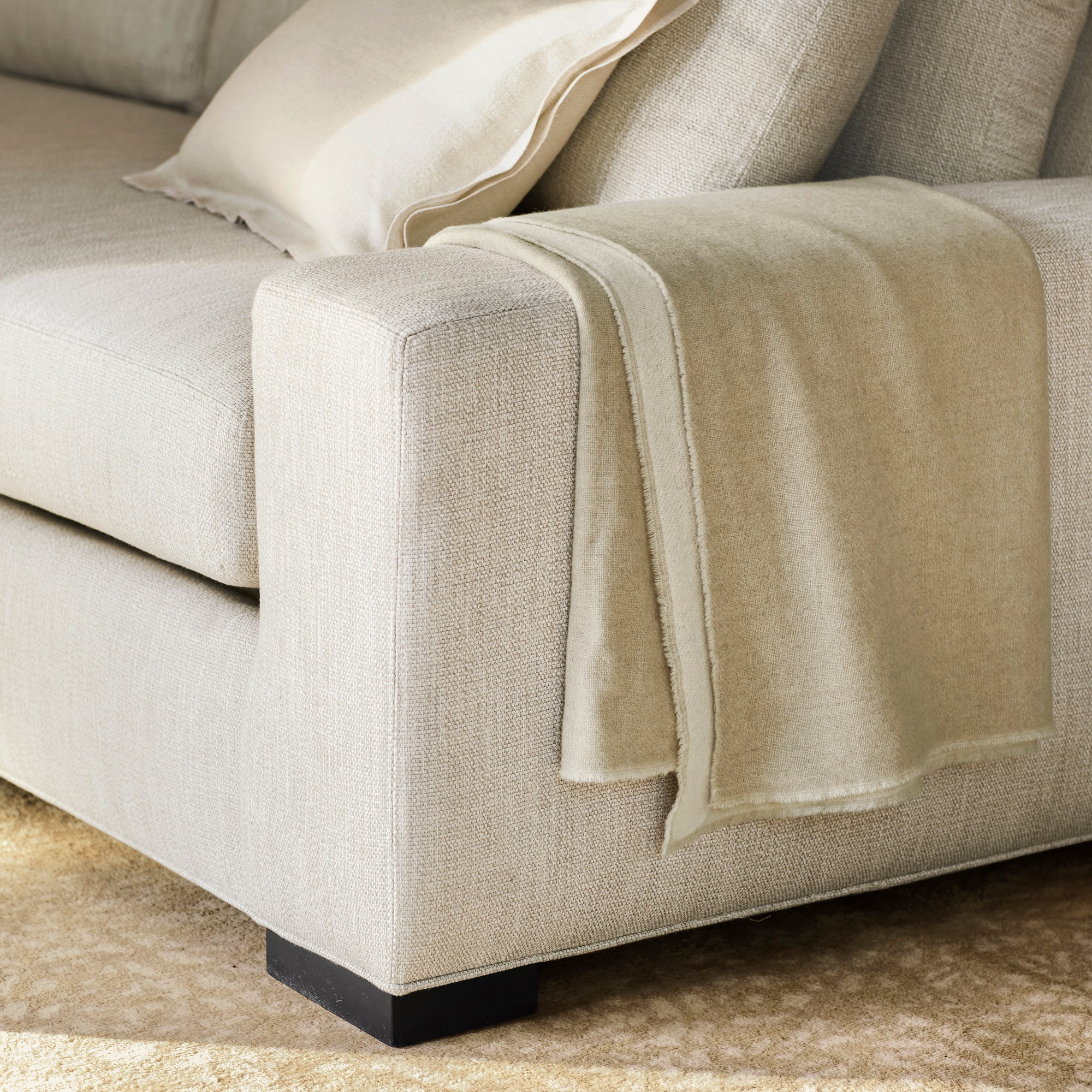 Robertson 2-Piece L-Shape Sectional (120