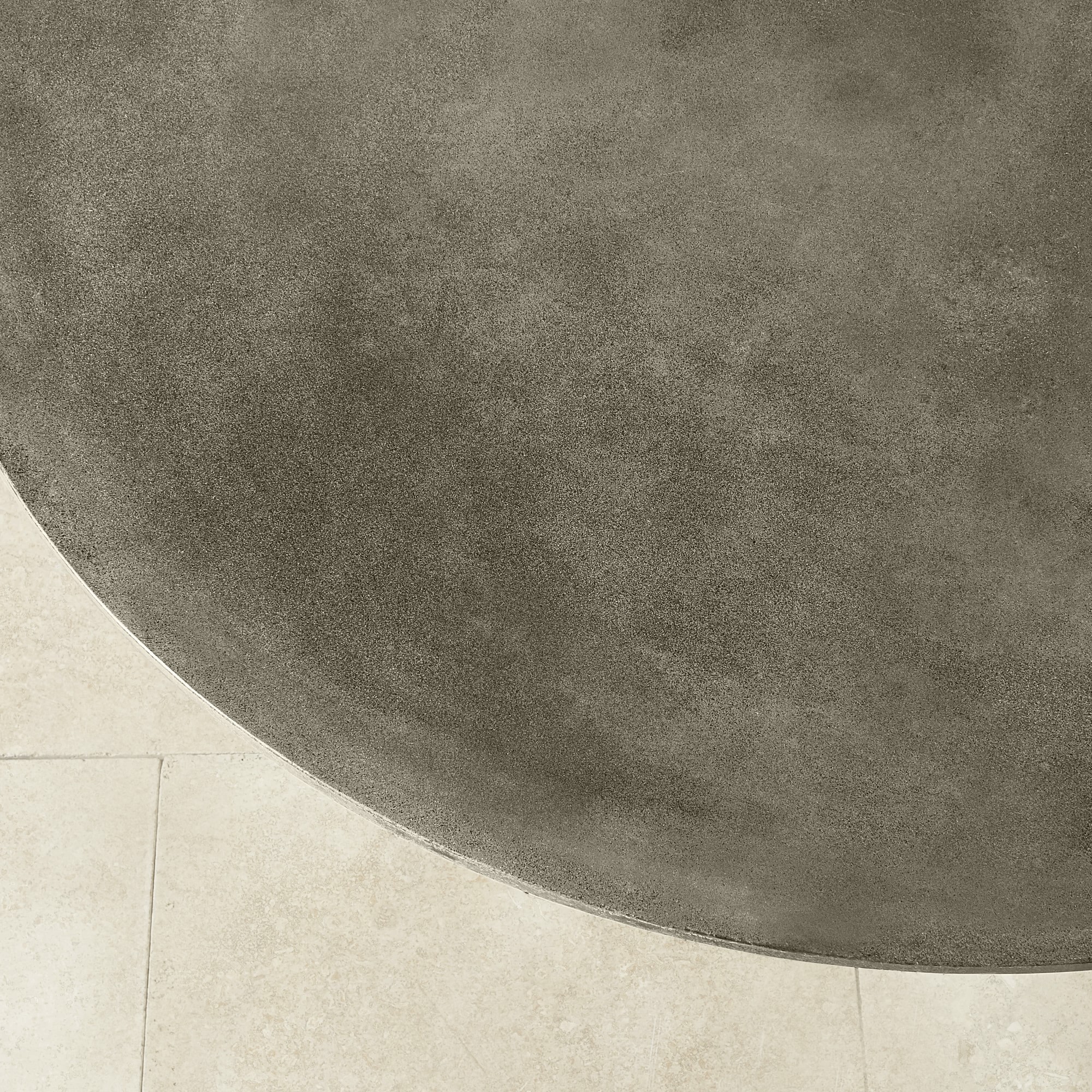 Tulip Outdoor Round Dining Table (42