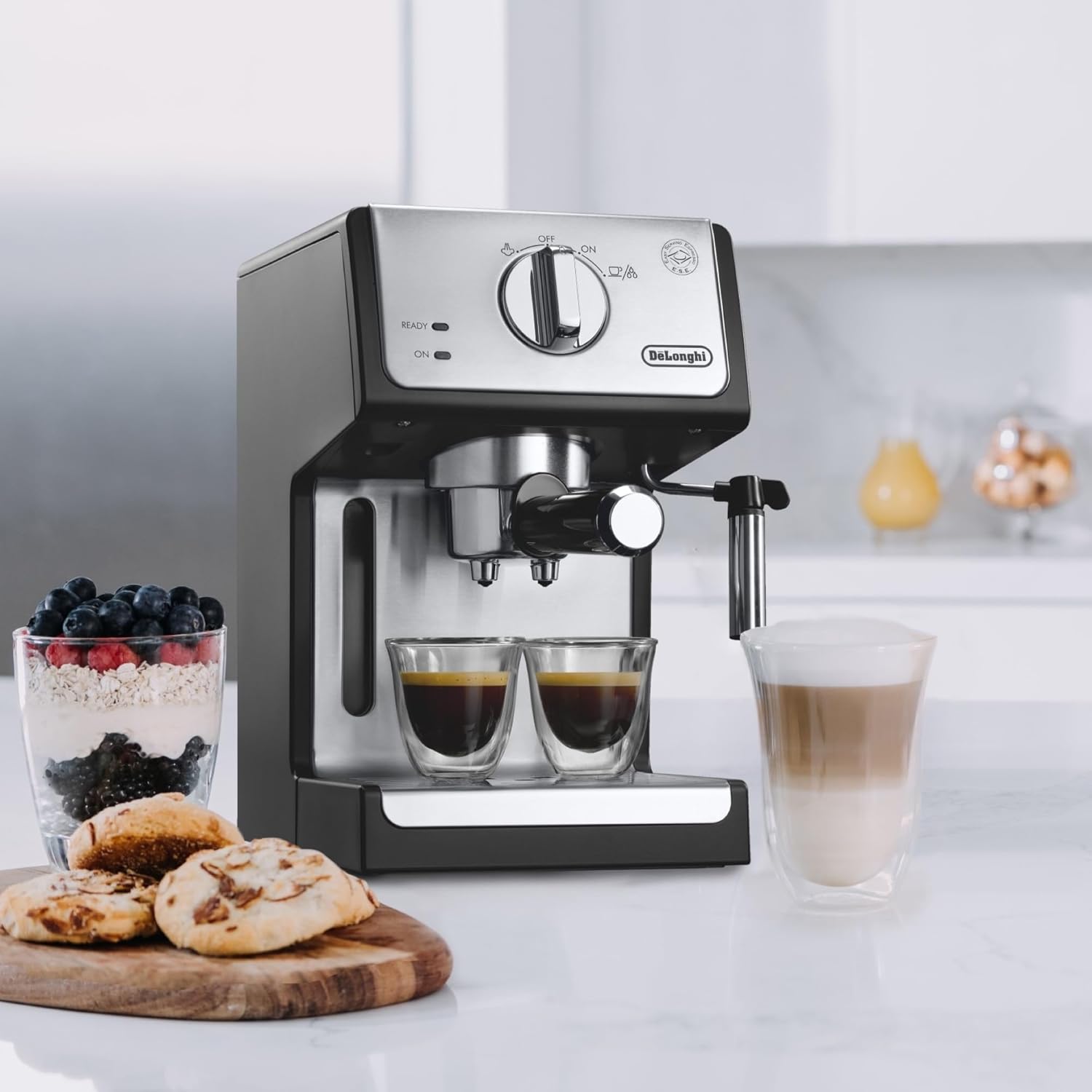 De'Longhi Bar Pump Espresso and Cappuccino Machine, 15
