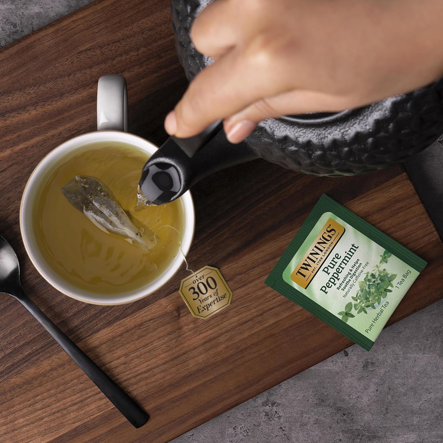 Twinings English Breakfast Black Tea Individually Wrapped Bags, 100 Count (Pack of 1), Smooth, Flavourful, and Robust, Caffeinated, Enjoy Hot or Iced | Packaging May Vary