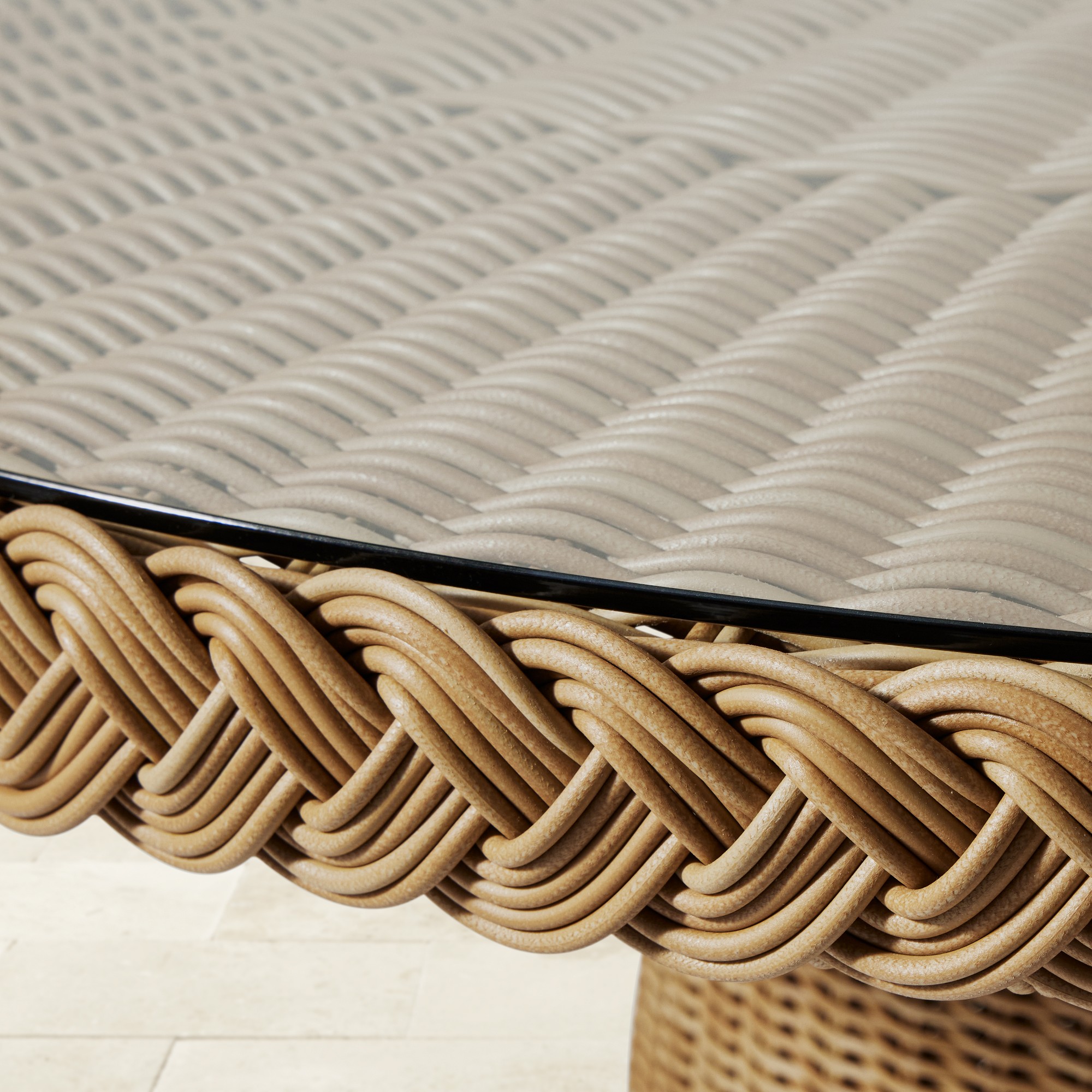 AERIN East Hampton Dining Table & Dining Chairs