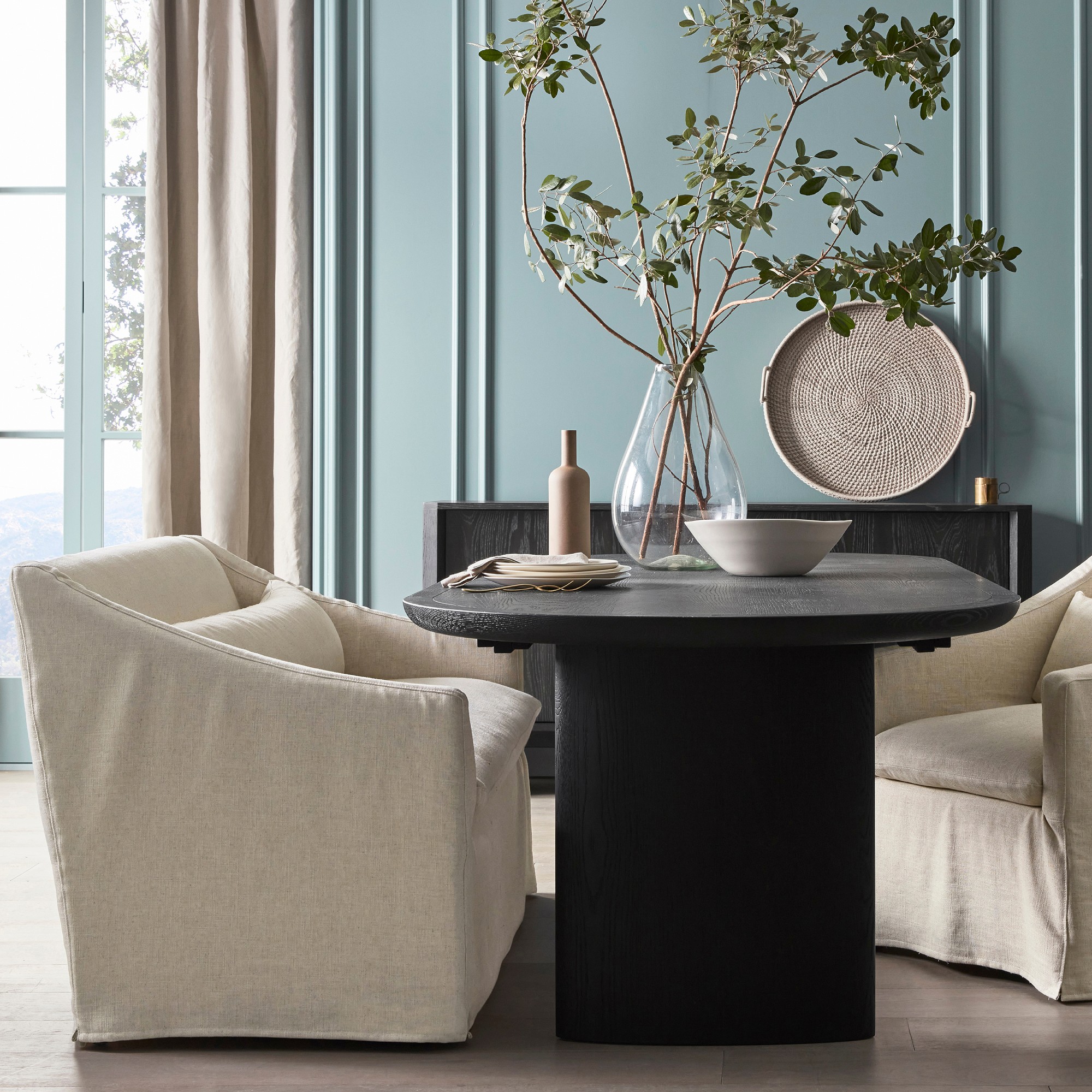 Radius Extendable Oval Dining Table (72