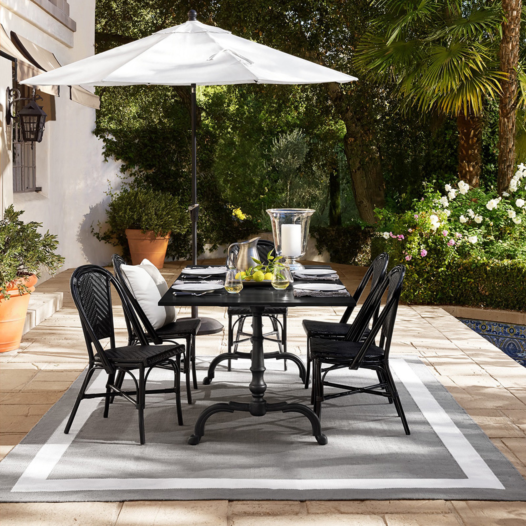 10' Round Bridgehampton Outdoor Metal Umbrella
