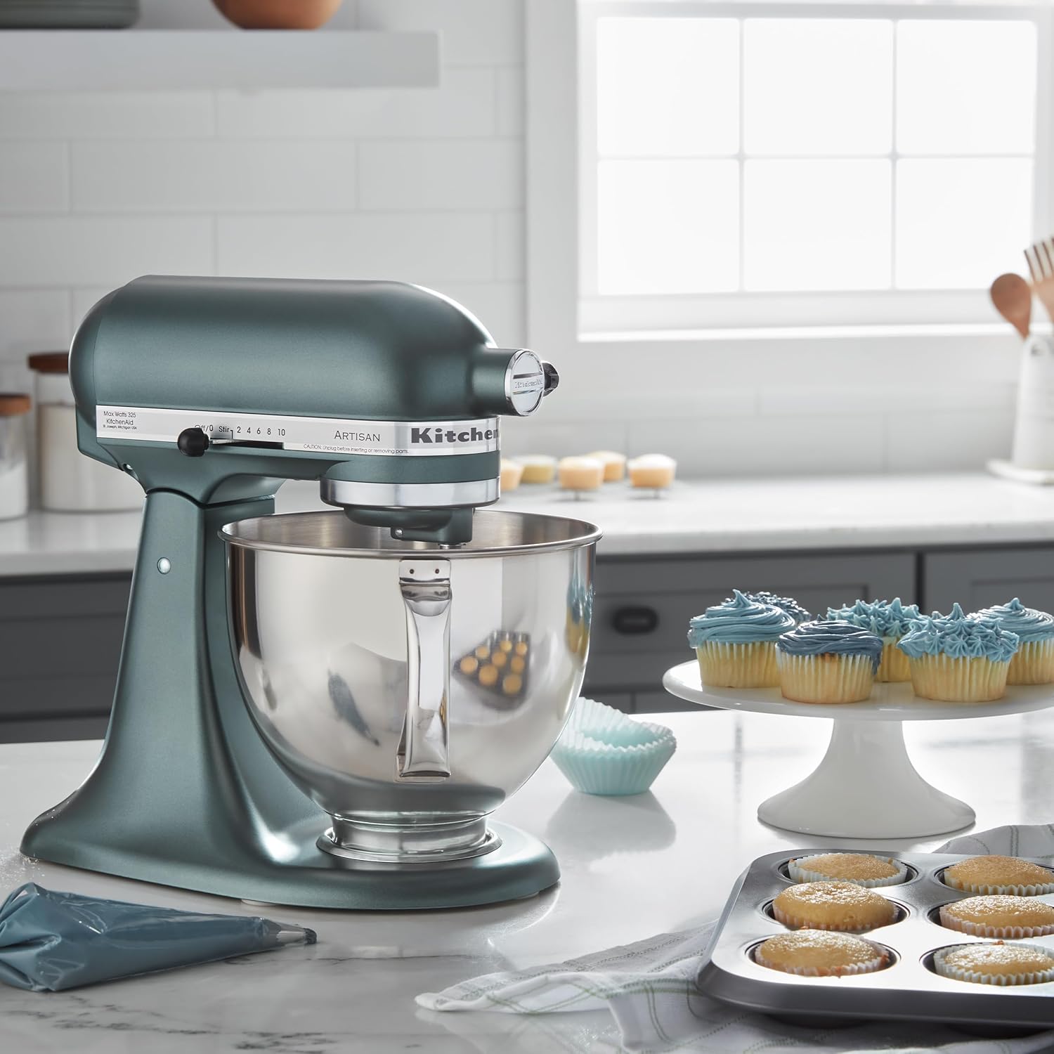 KitchenAid Artisan Series 5 Quart Tilt Head Stand Mixer with Pouring Shield KSM150PS, Removable bowl, Aqua Sky