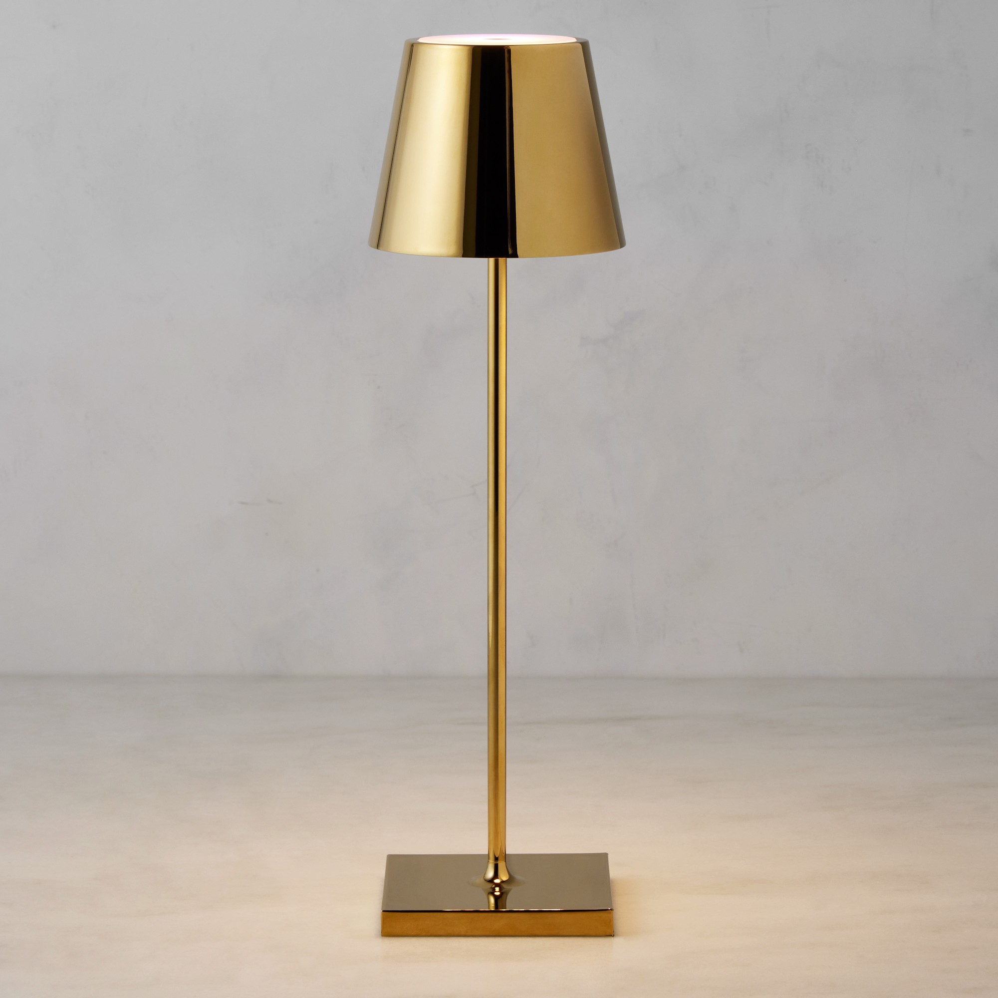 Poldina Pro Table Lamp
