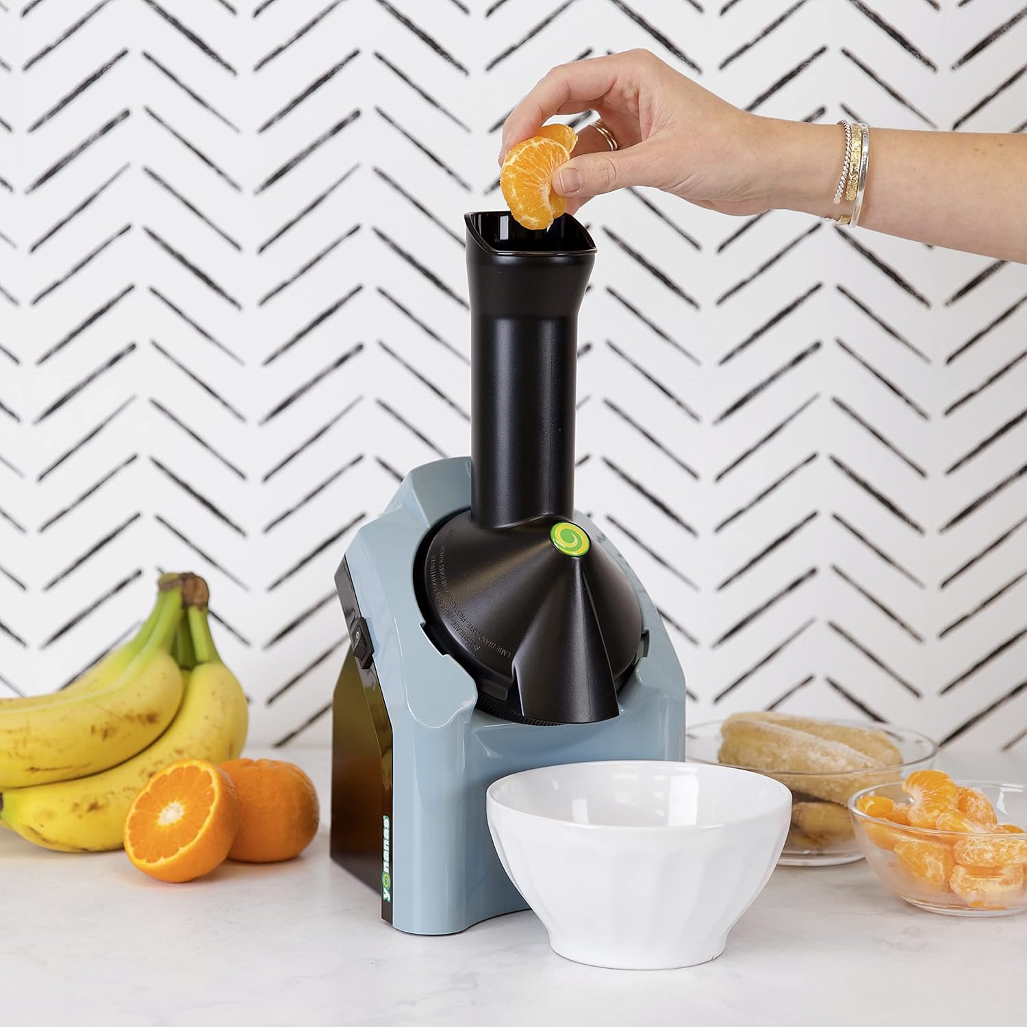 Yonanas 902 Silver Includes 36 Recipes, 200-Watts