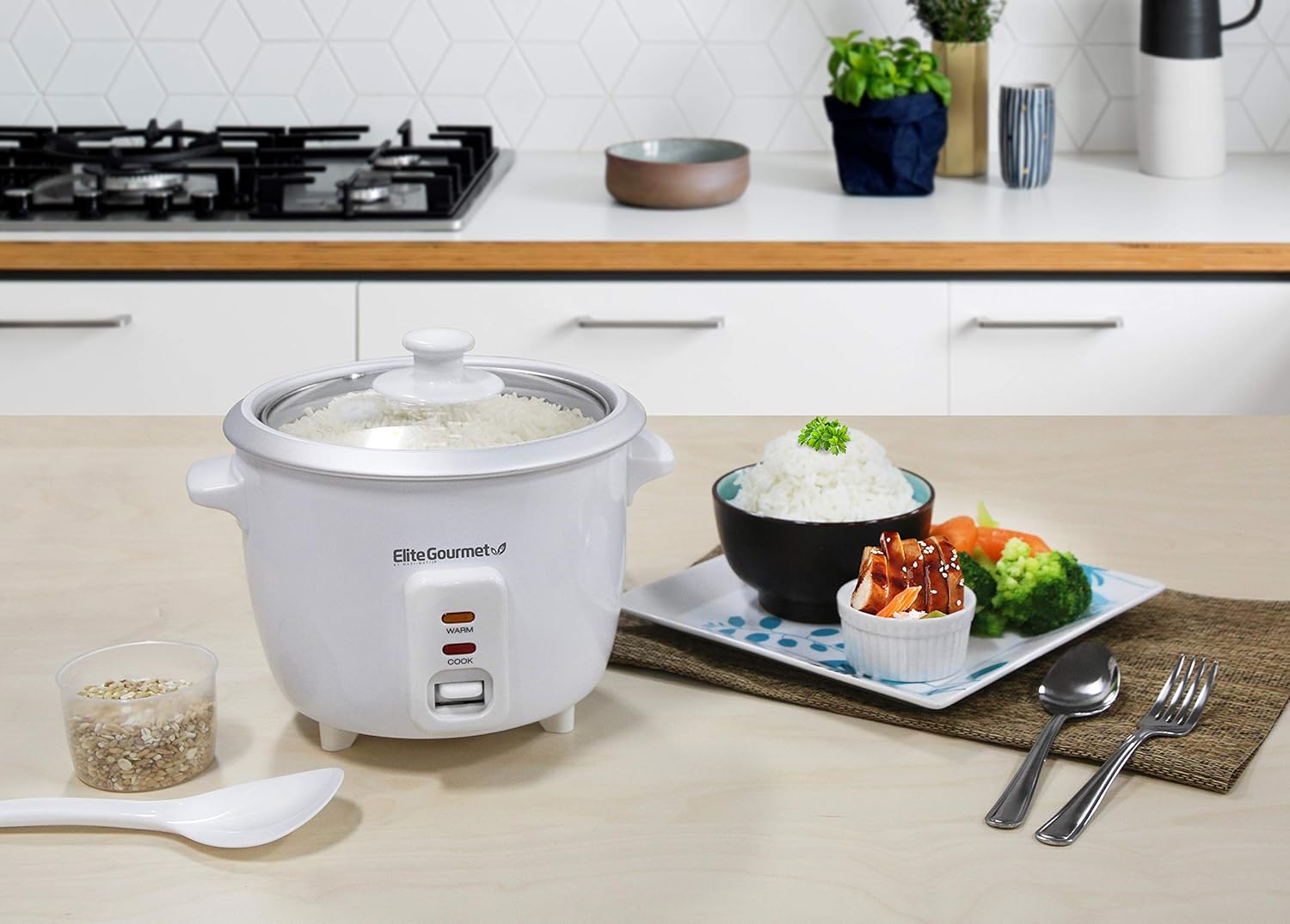 Elite Gourmet ERC-003 Electric Rice Cooker with Automatic Keep Warm Makes Soups, Stews, Grains, Hot Cereals, White, 6 Cups Cooked (3 Cups Uncooked)