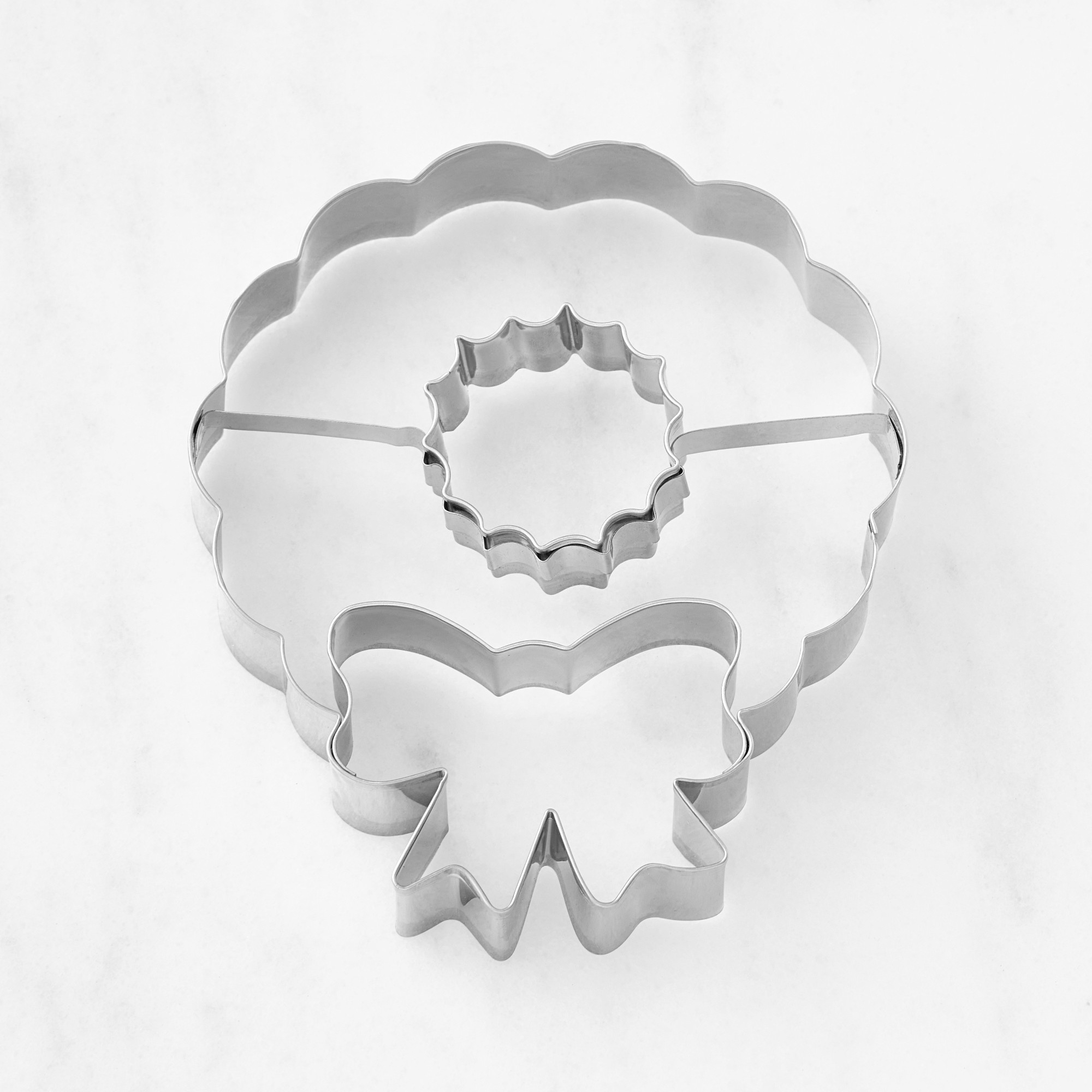 Williams Sonoma Wreath Stainless Steel Impression Cookie Cutter