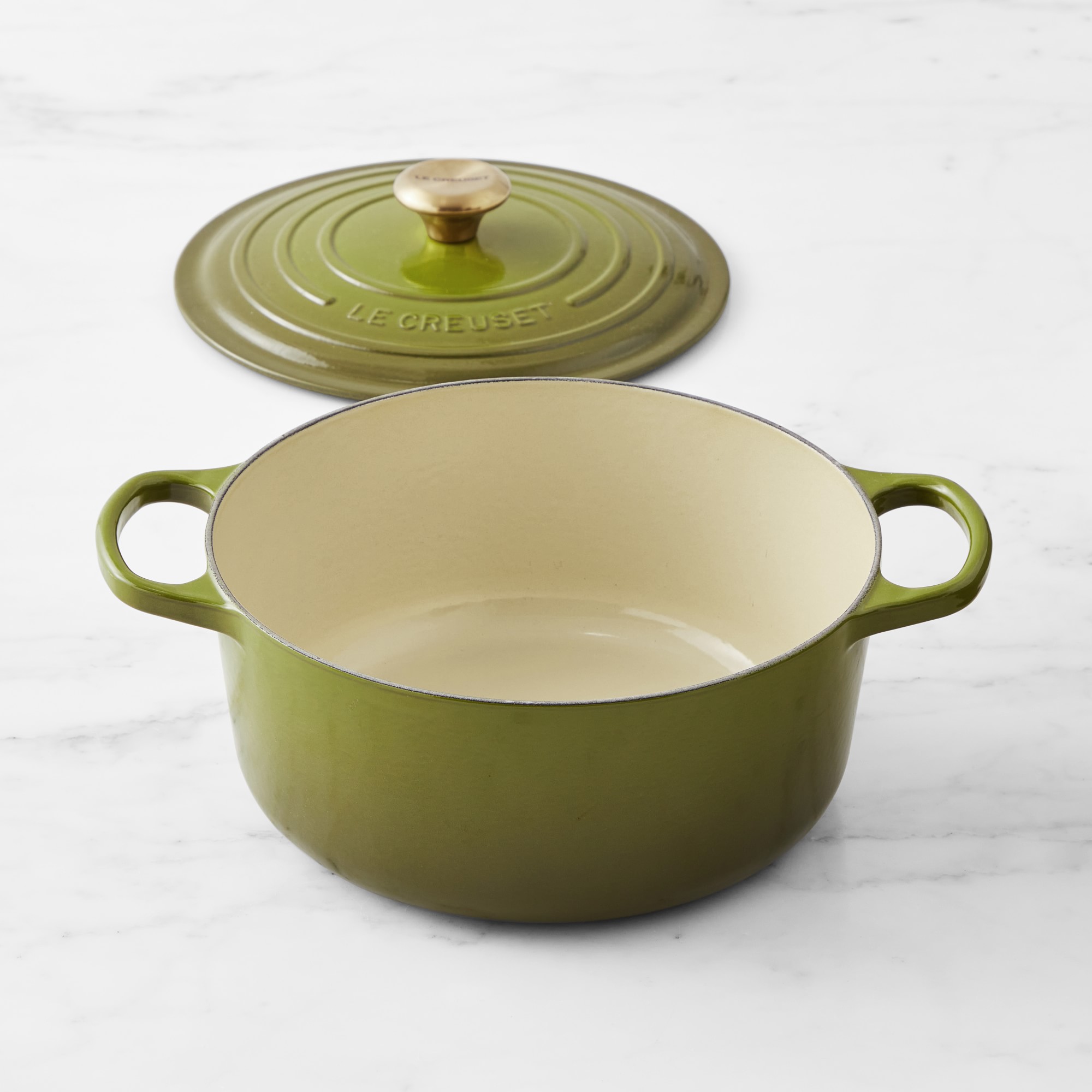 Le Creuset Signature Enameled Cast Iron Round Dutch Oven