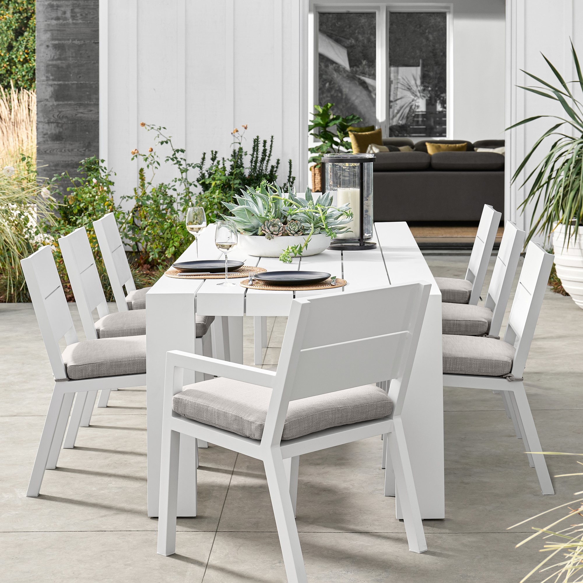 Larnaca Outdoor White Metal Dining Side Chair