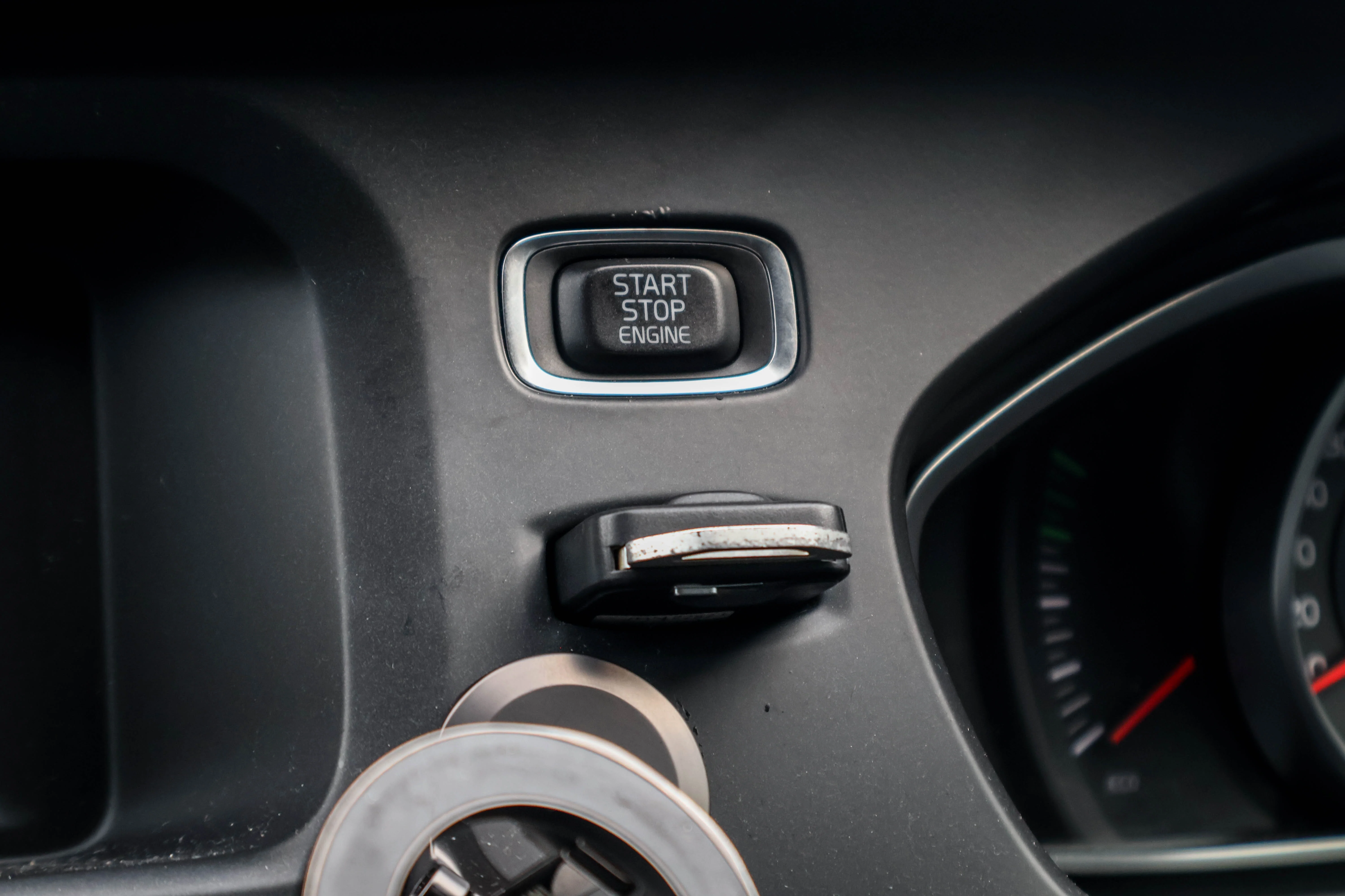 2015 USED VOLVO V40 T2 (A) YV1MV28H0G2286834 SMN2282L