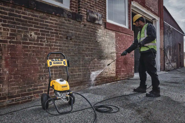 DEWALT 2400 PSI 1.1 GPM Cold Water Electric Pressure Washer