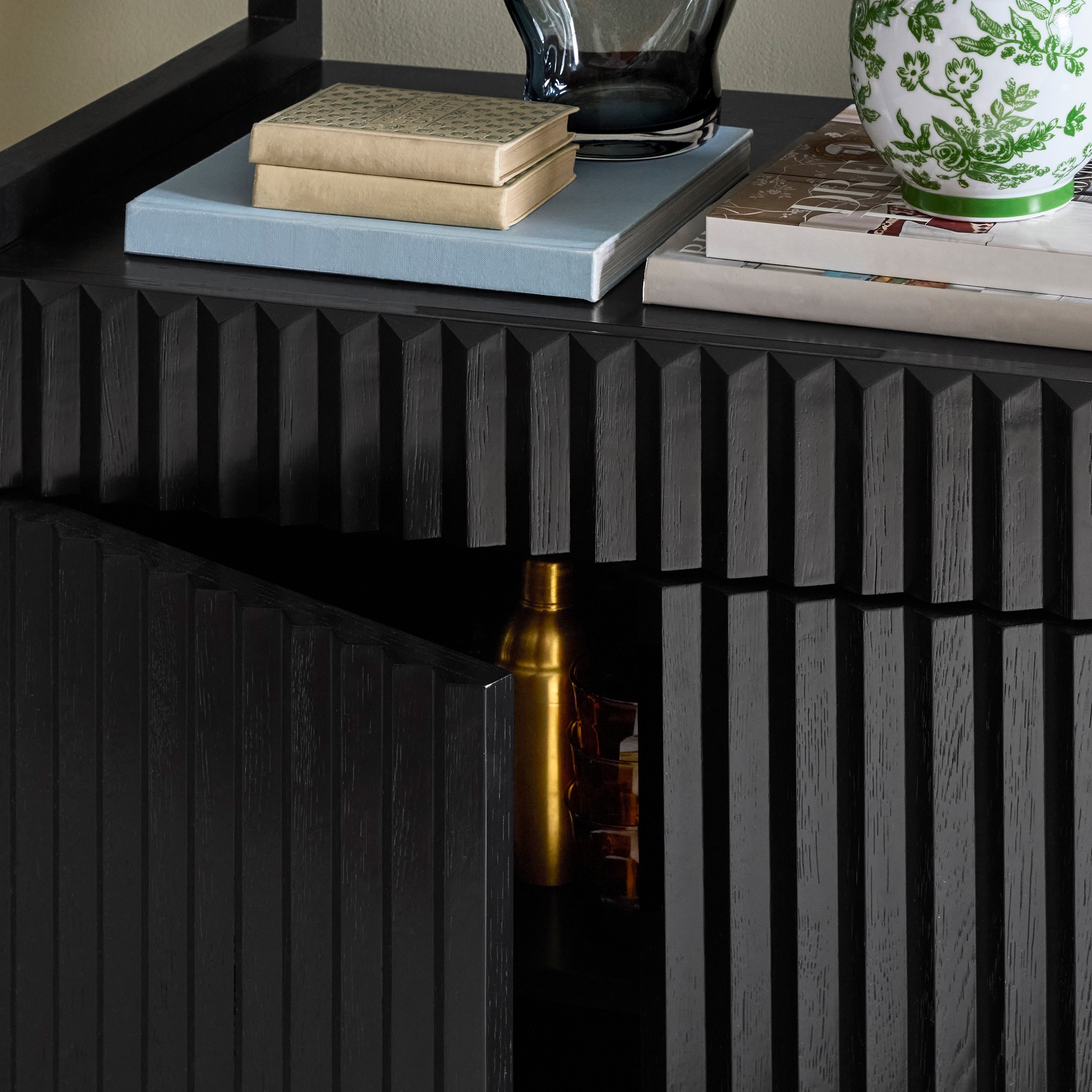 Leon Fluted Shelving (36