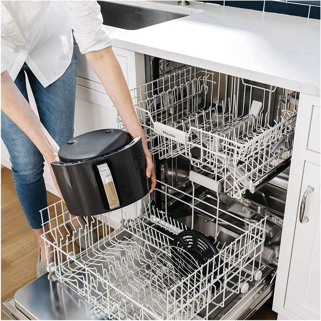 Ninja Air Fryer, Roast, Bake, Air Fry, Roast, Broil, Reheats, & Dehydrates, 4-in-1, Fries, Frozen Food, Veggies, and Juicy Meat, Less Oil, Easy Meals, Healthy Meals, Compact, 4 QT, Grey, AF101