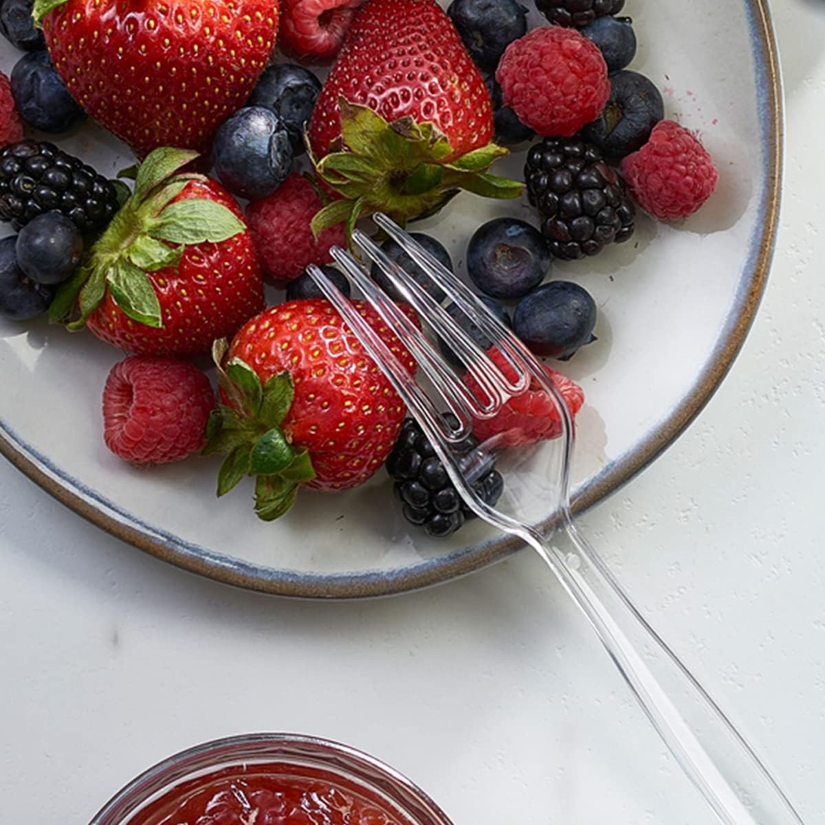 Comfy Package [100 Pack Heavy Duty Disposable Clear Plastic Knives - Basic Cutlery for Parties, Events, and Everyday Use