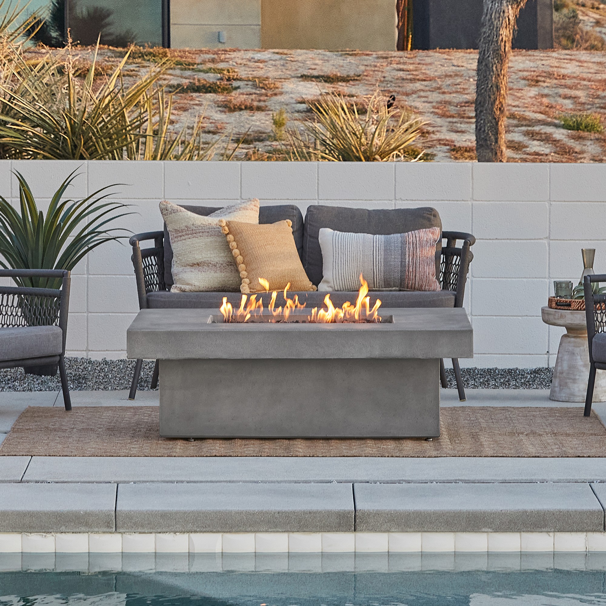 Solana Fire Table (45