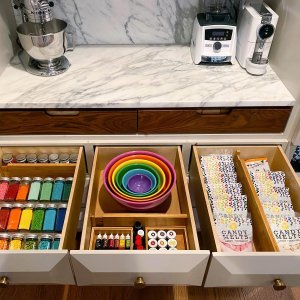 Flour Shop x Williams Sonoma Melamine Mixing Bowls with Lids, Set of 6