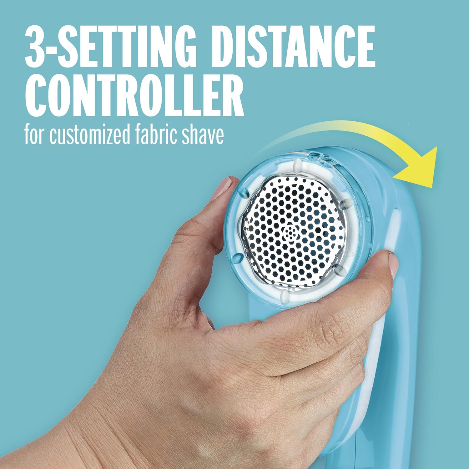 Conair Fabric Shaver and Lint Remover, Battery Operated Portable Fabric Shaver, White