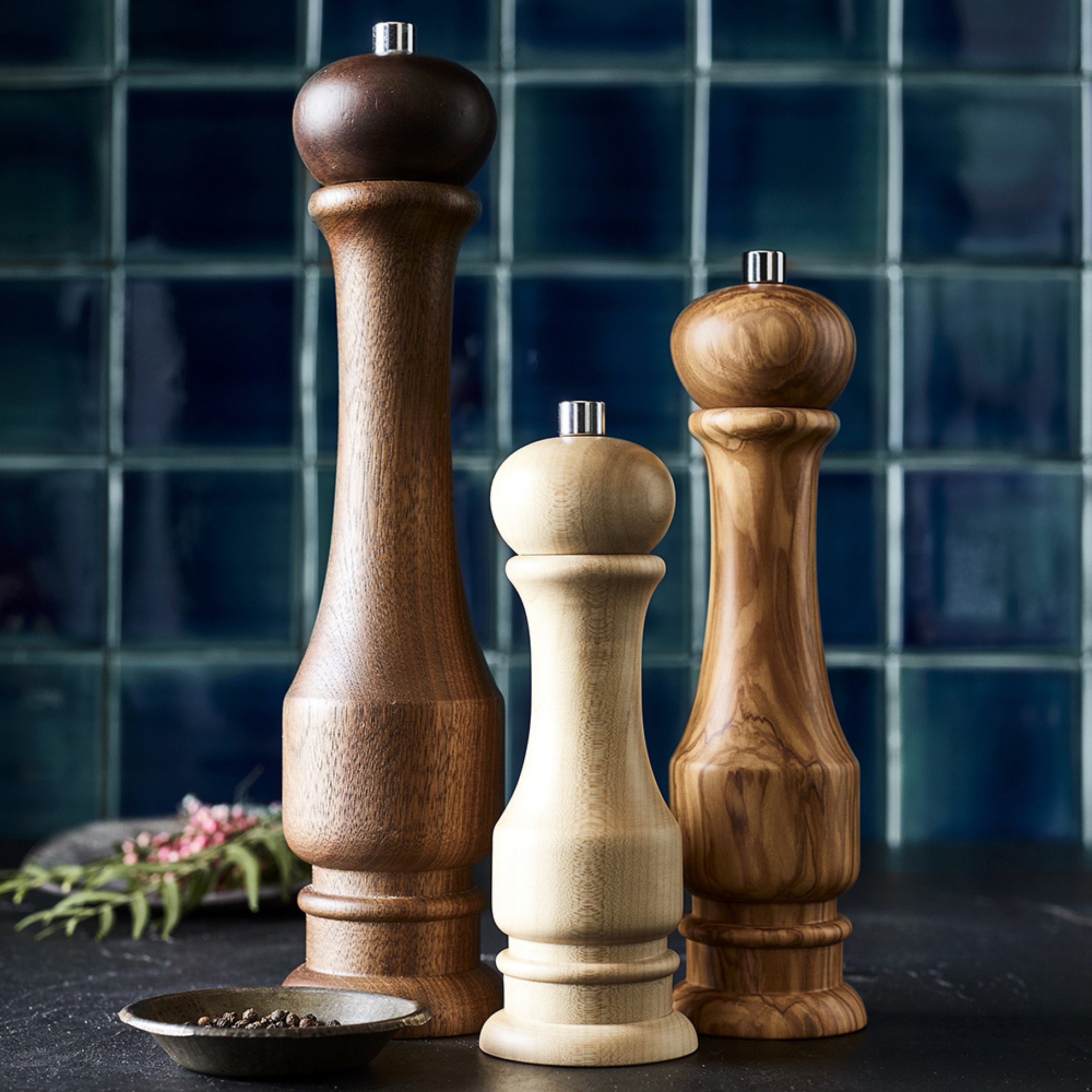 Williams Sonoma Traditional Olivewood Salt & Pepper Mills