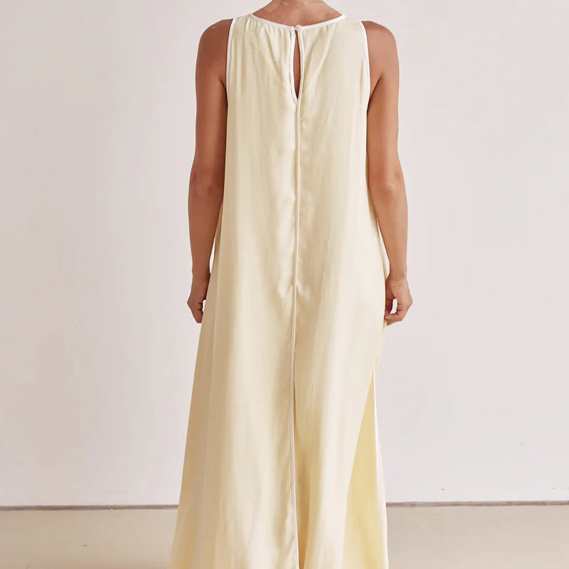 Solid Color Round Neck Sleeveless Flowy Dress