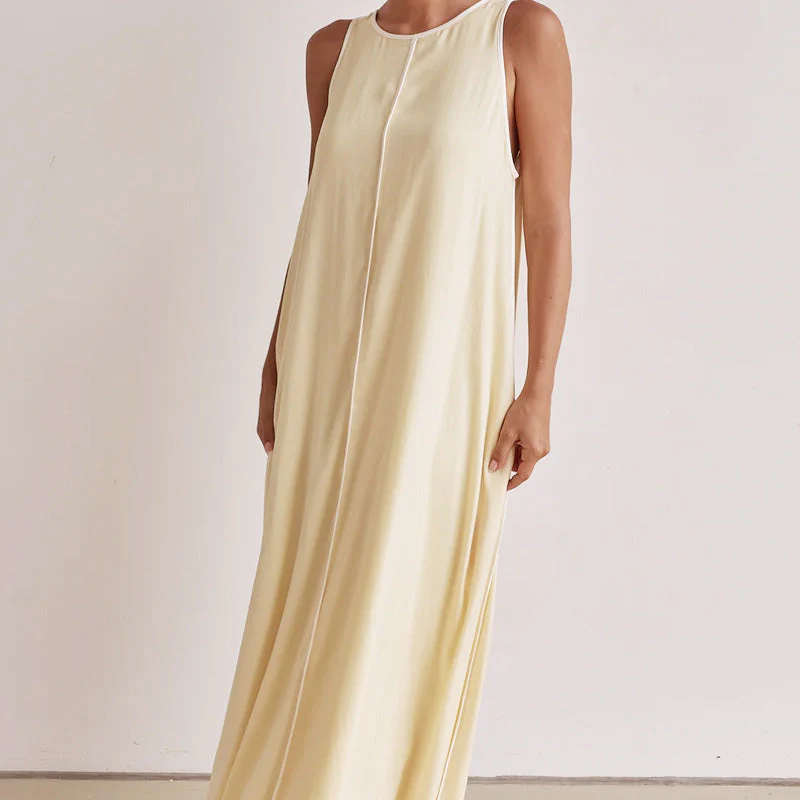 Solid Color Round Neck Sleeveless Flowy Dress