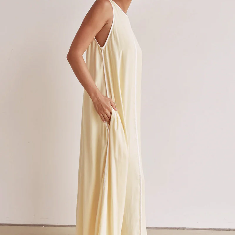 Solid Color Round Neck Sleeveless Flowy Dress