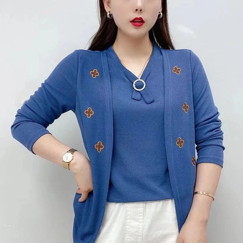 š„Last Day Sale 49%š„Women's Elegant Embroidered Flowers V-Neck Top