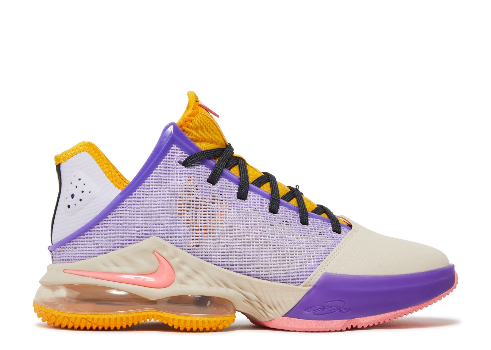 LeBron 19 Low 'Mismatch'
