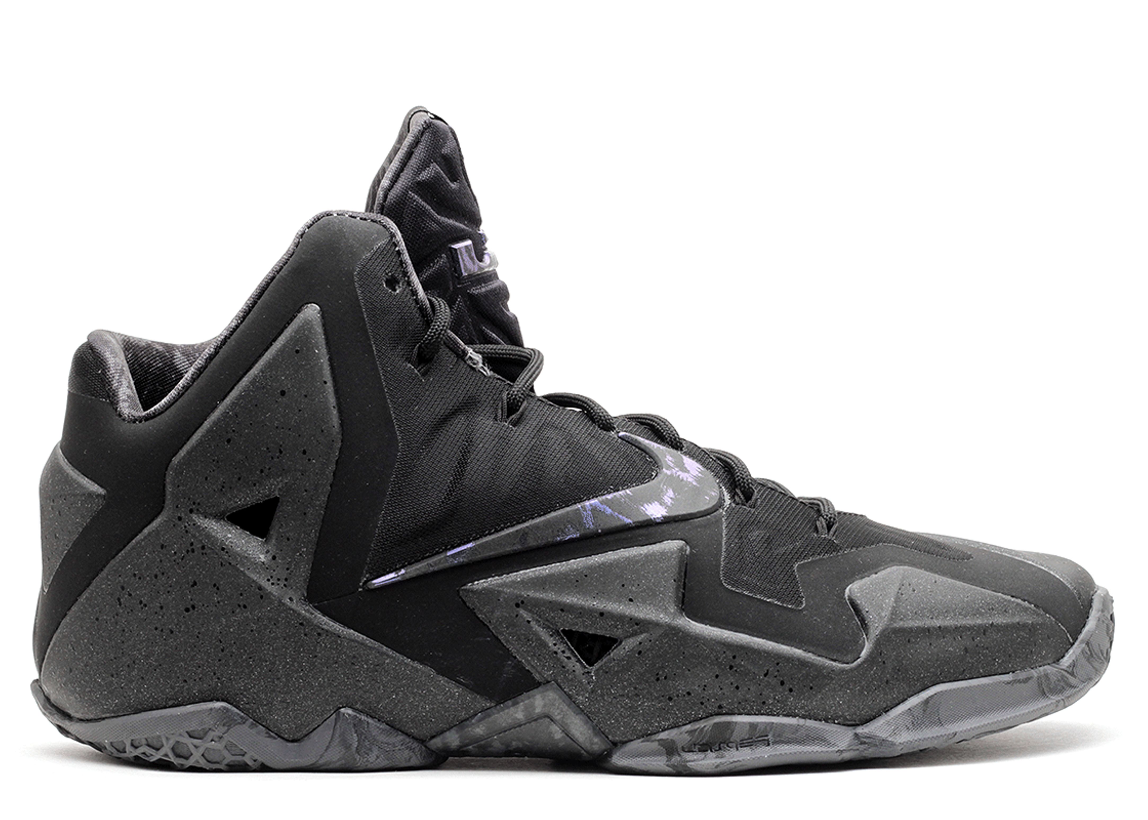 LeBron 11 'Blackout'
