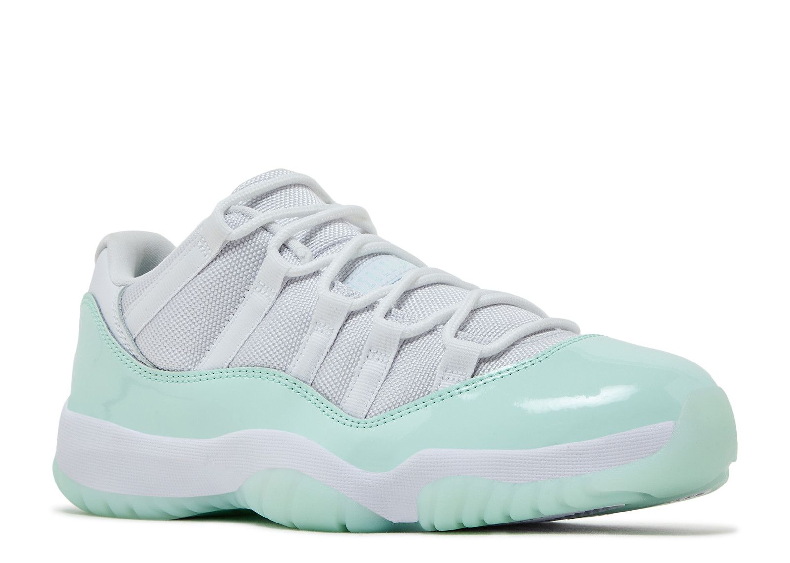 Wmns Jordan 11 Retro Low 'Igloo'