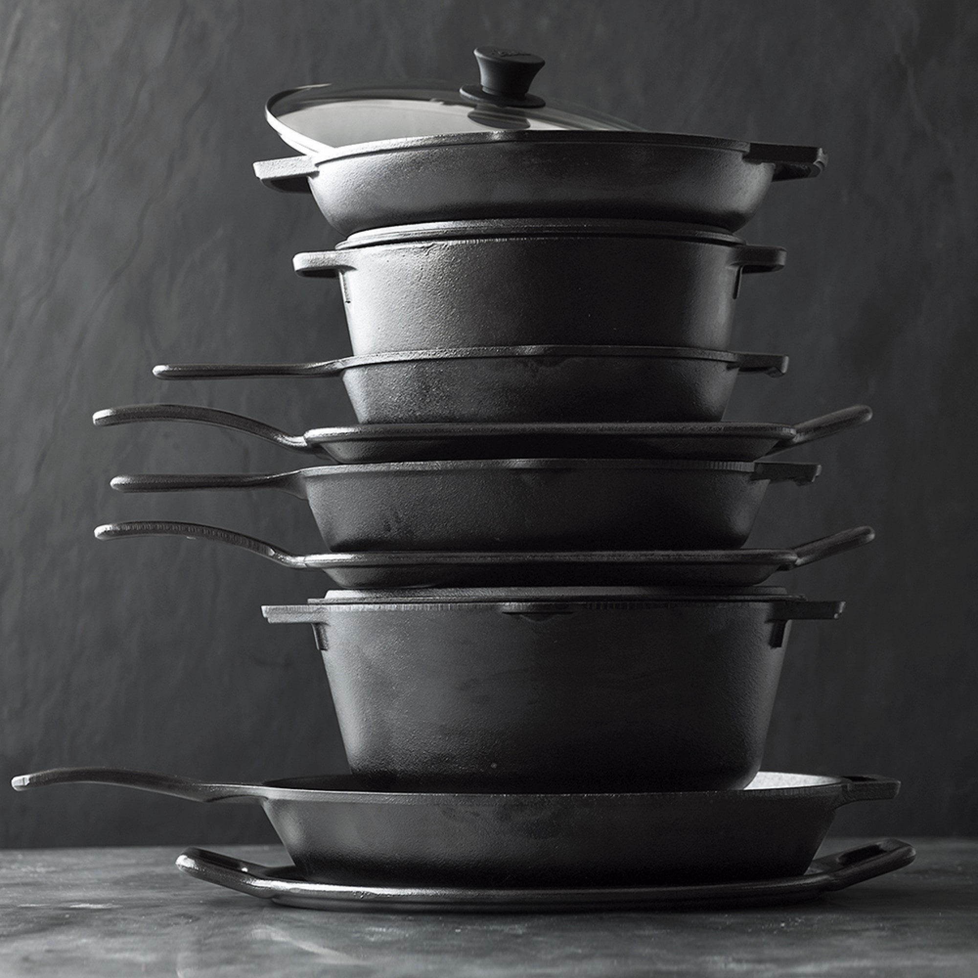 Lodge Seasoned Cast Iron Dutch Oven