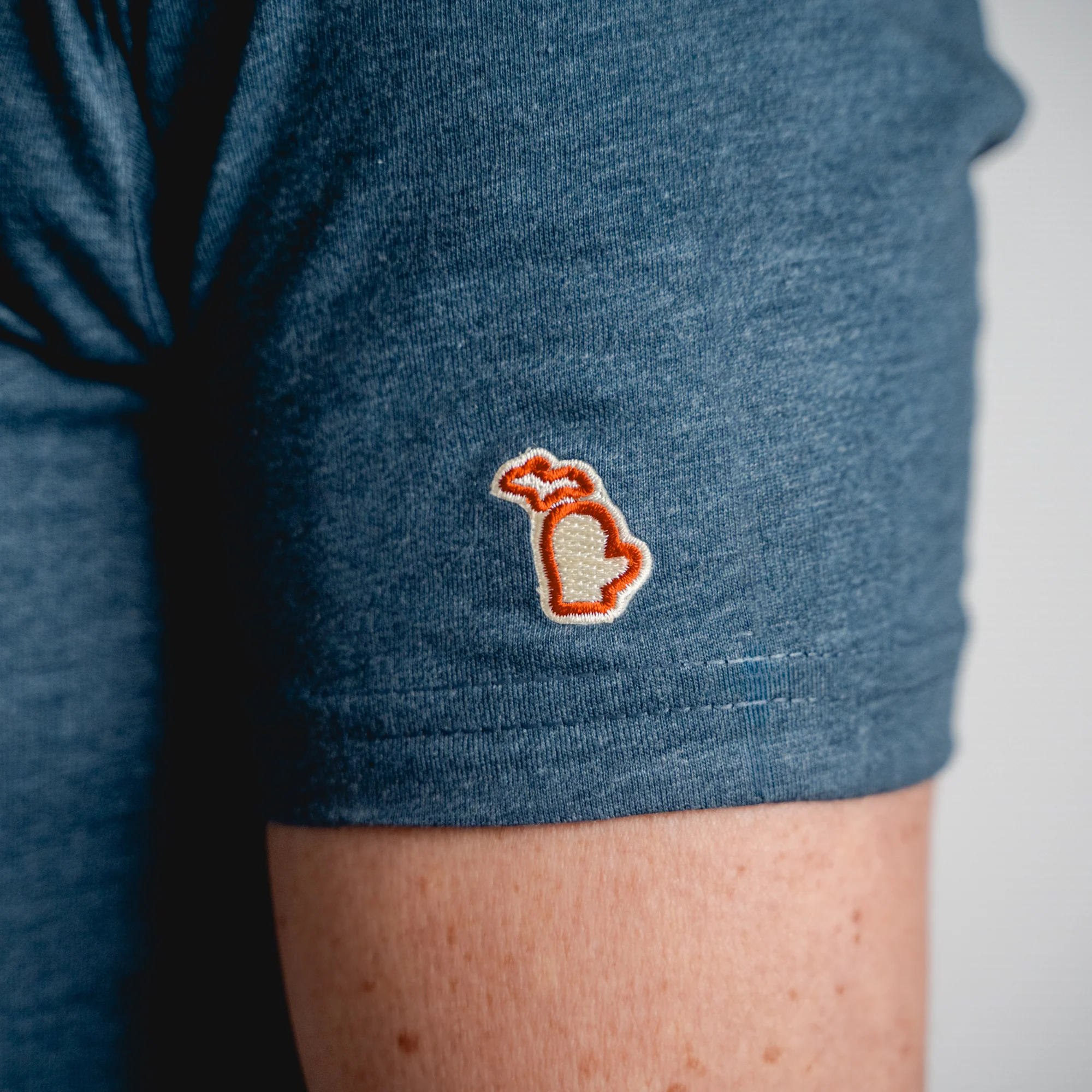 NO WAKE NO WORRIES 70s (UNISEX)