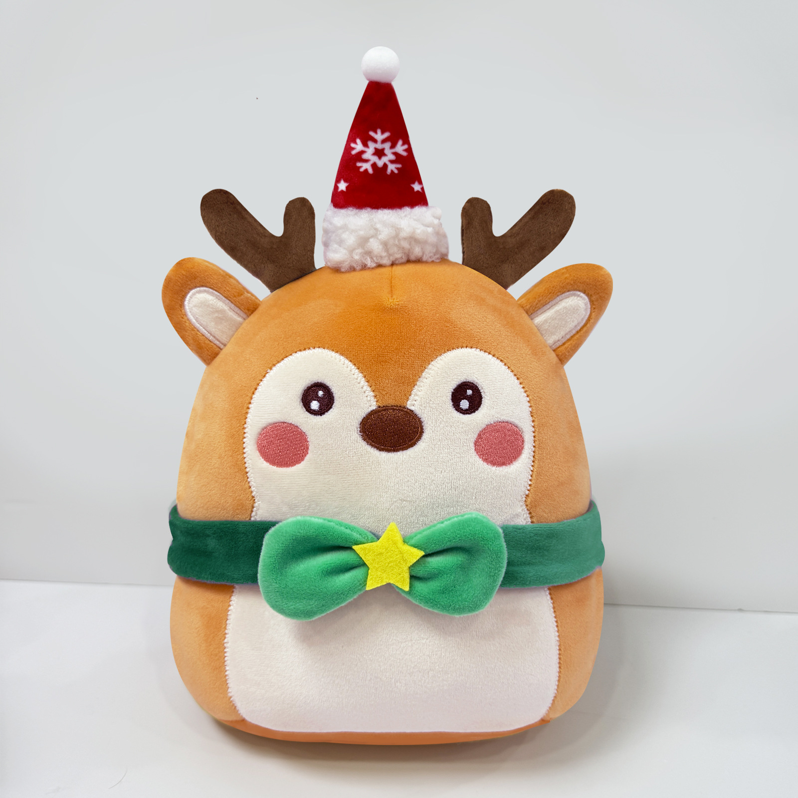 Cartoon Plush Christmas Reindeer Doll Keychain: Santa Stocking Ornament & Backpack Charm