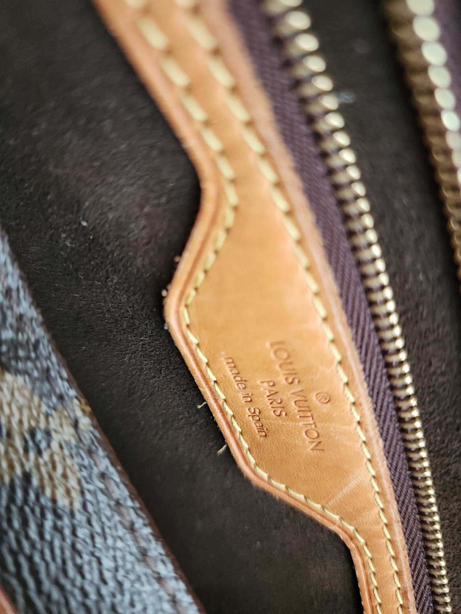 Louis Vuitton Wilshire MM Monogram Tote