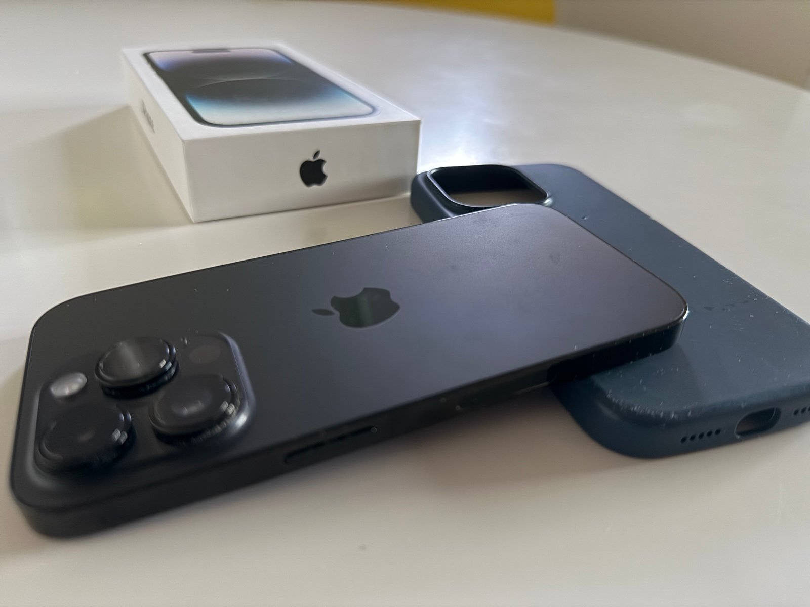 Apple iPhone 14 Pro 256 GB unlocked 3J57