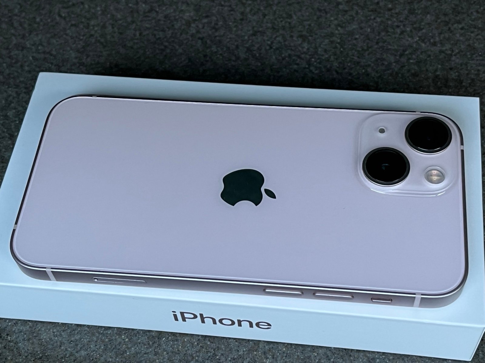 Like New Apple iPhone 13 Mini 256GB Unlocked 5G Cell Phone with Apple Case 2W39