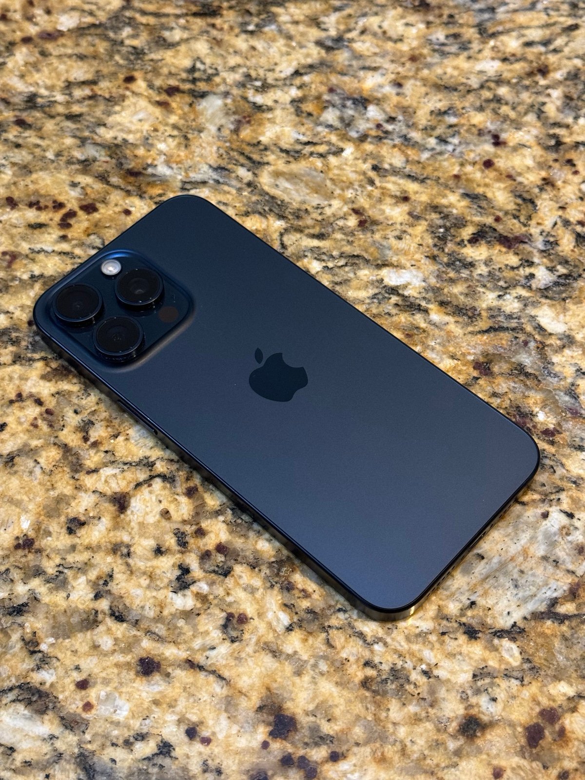 iPhone 15 Pro Max 512GB Unlocked 2Y23