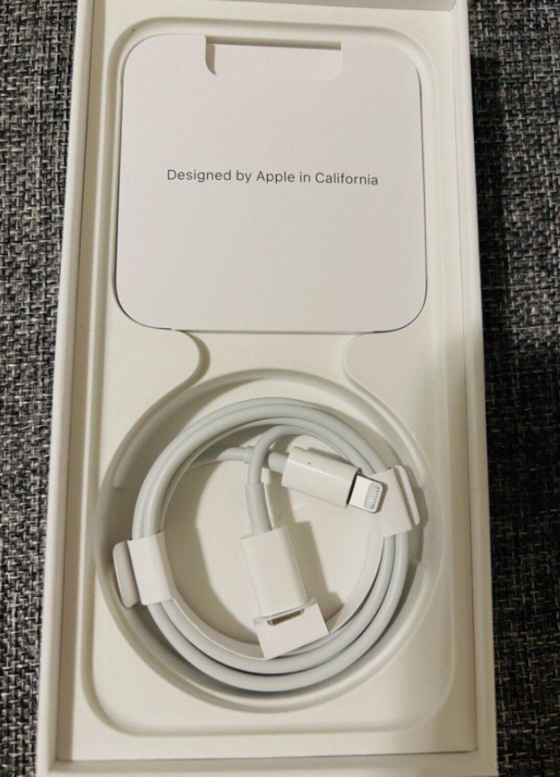 Apple iPhone 15 Pro - 128 GB - White Titanium Unlocked 1U39