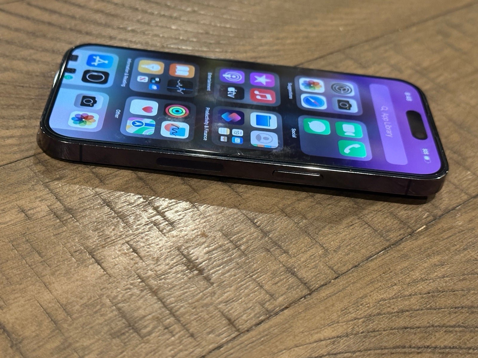 Apple iPhone 14 Pro 256 GB in Deep Purple for AT&T 1Q82