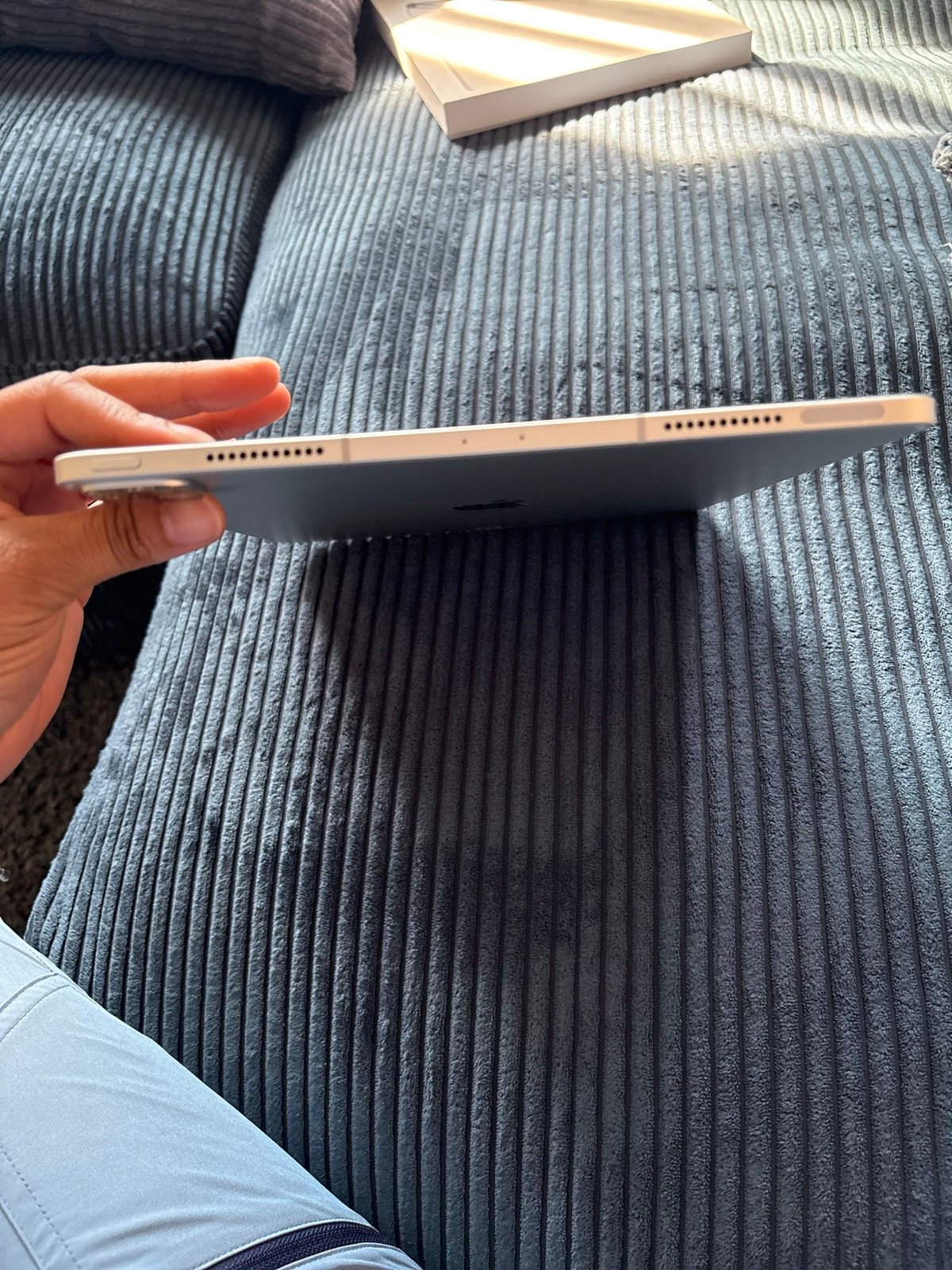 Apple iPad Pro 5th Generation 12.9 inch 256 GB in silver with Magic Keyboard 9F28