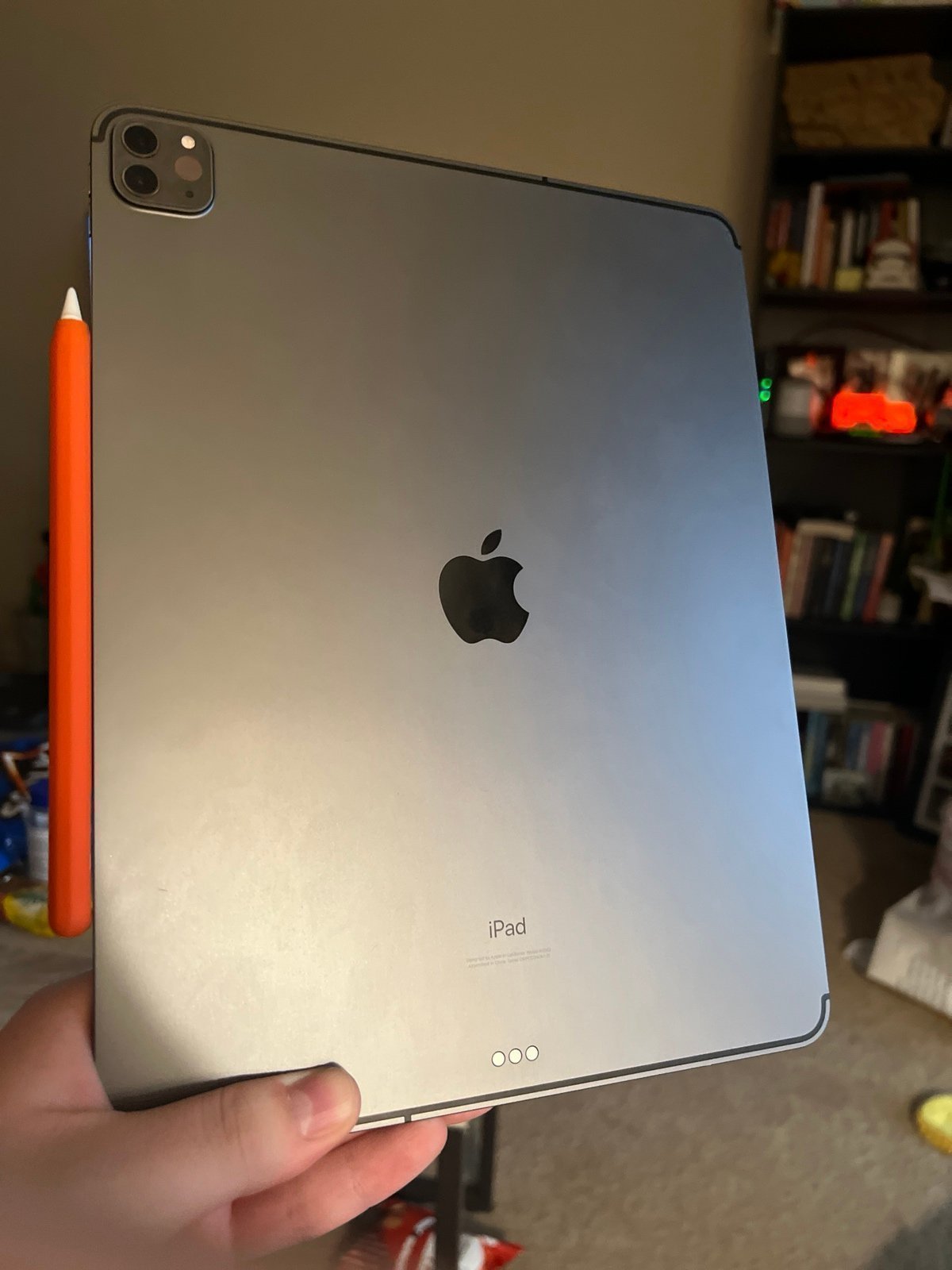 iPad Pro 12.9 4th gen cellular-wifi-512gb- with Magic Keyboard and Apple Pencil 8Y57