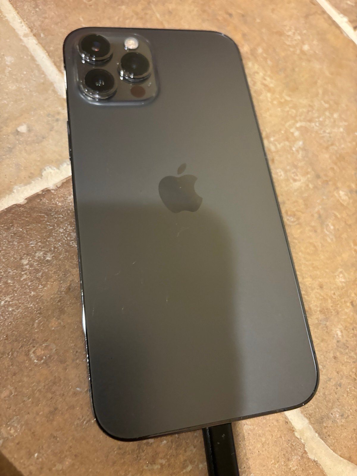 Apple iPhone 12 Pro Max Graphite Unlocked 128gb cracked screen fully functional 1G61