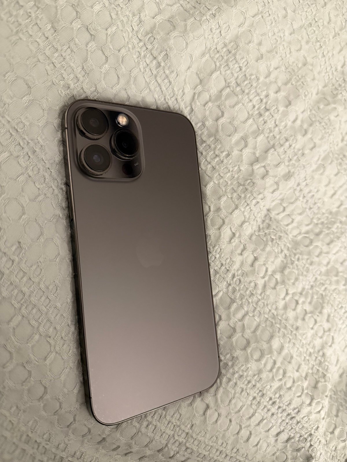 iPhone 13 pro max unlocked 6R28