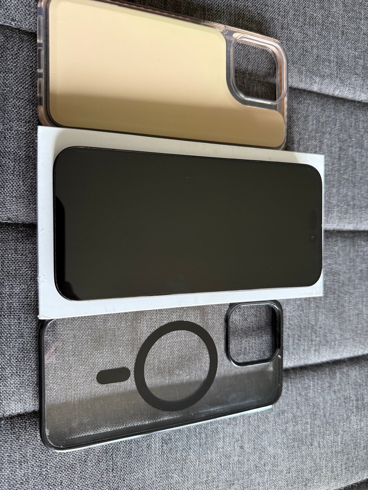 iPhone 15 Pro max *NO SIM RESTRICTIONS* 2X87