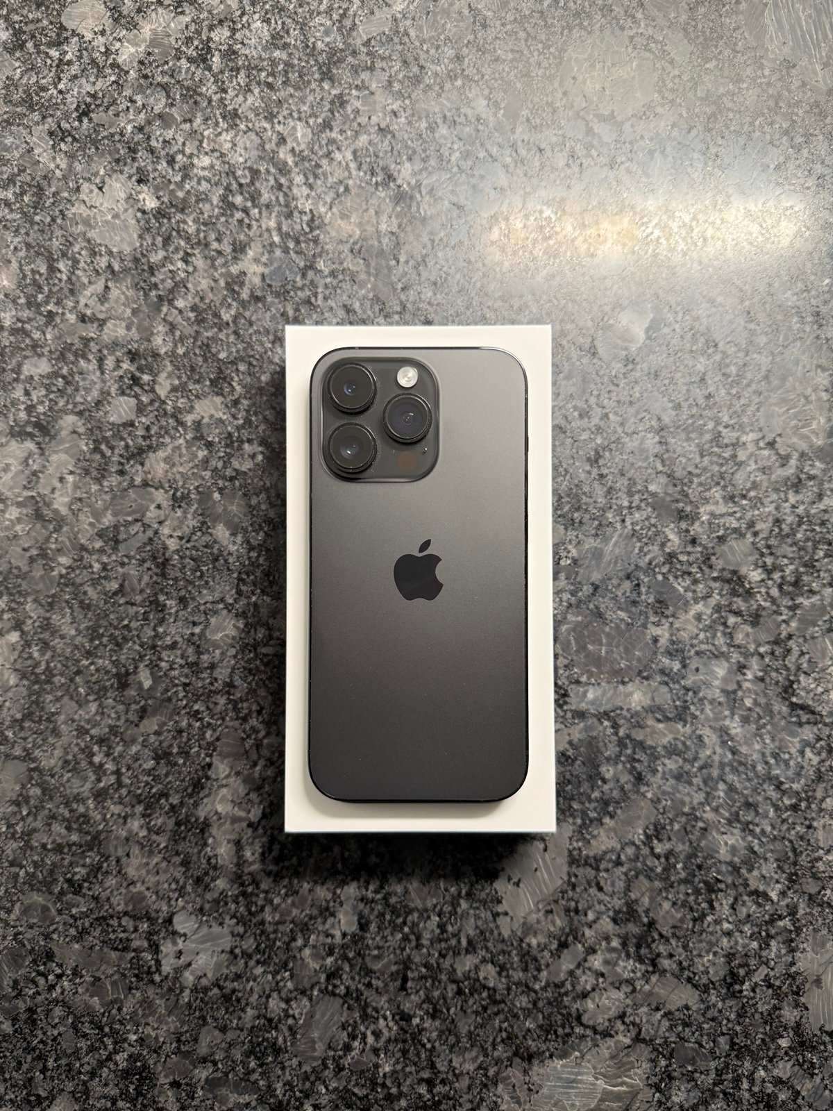 iphone 14 pro unlocked 9W92