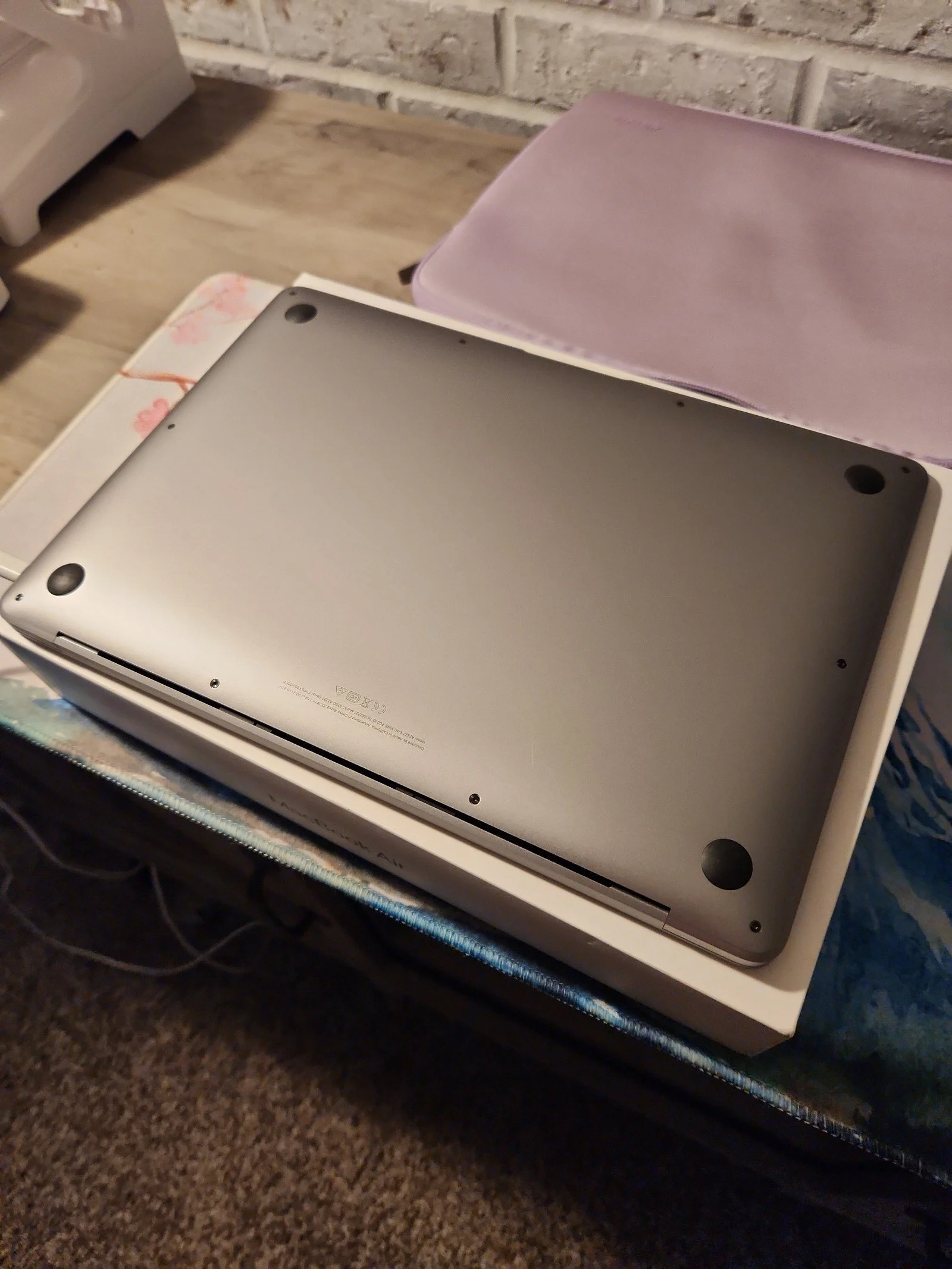 Apple Macbook Air A2337 13in.  M1 3.2 GHz  1TB SSD 5M56