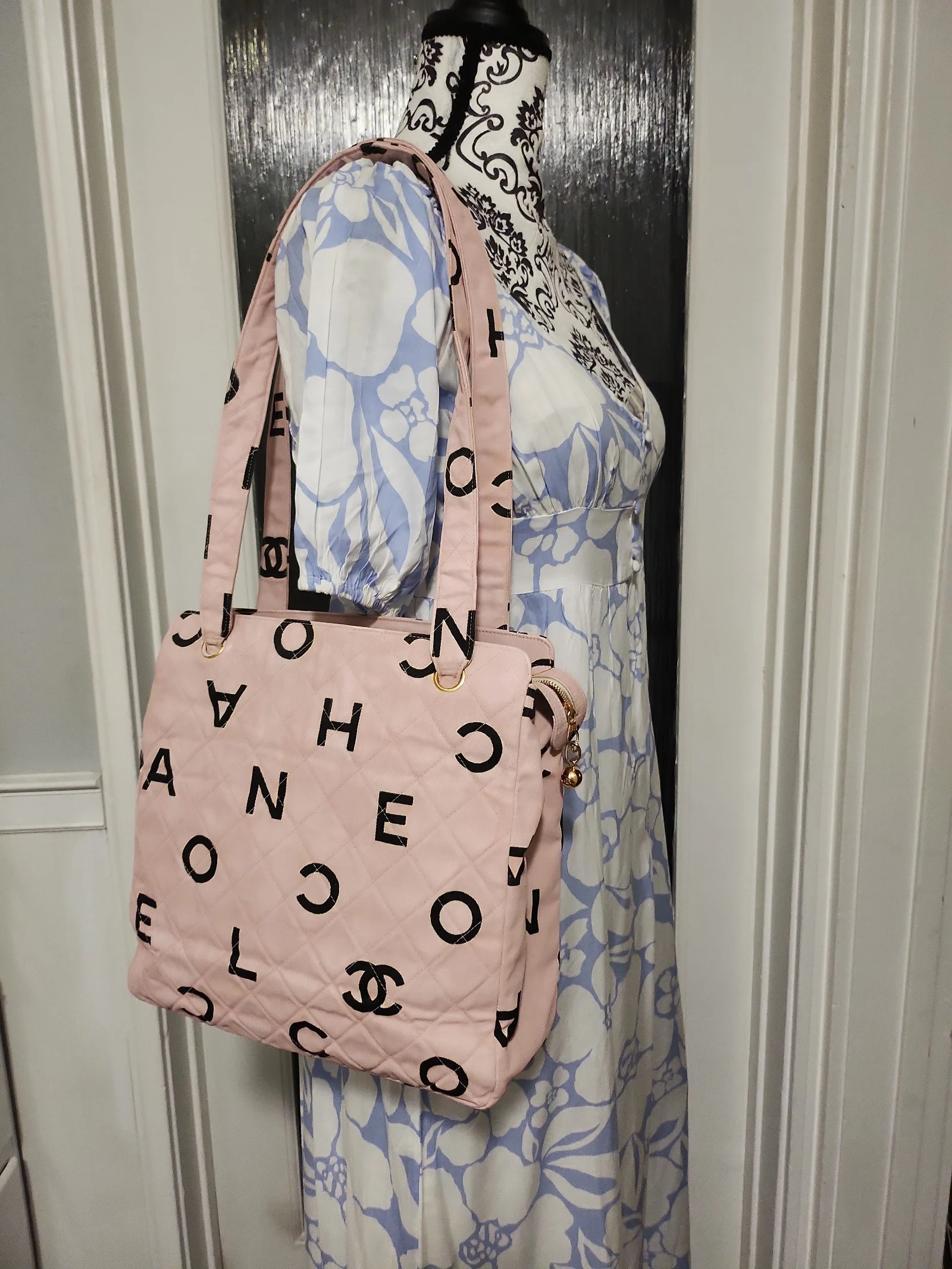 Chanel tote bag canvas